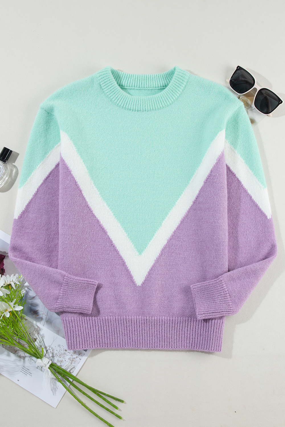 Women's Green Chevron Colorblock Ribbed Knit Sweater - Detail View 6 Women's Green Chevron Colorblock Ribbed Knit Sweater - Detail View 6