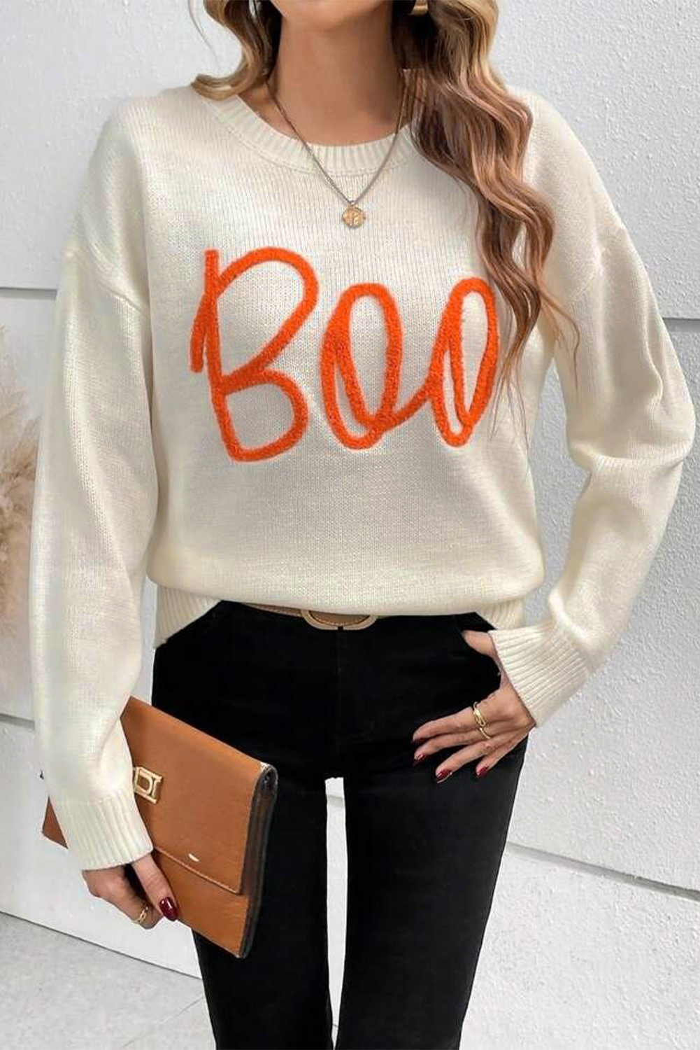 Trendy Loose-Fit Apricot Sweater with Ribbed Edge and Crew Neck - Detail View 3 Trendy Loose-Fit Apricot Sweater with Ribbed Edge and Crew Neck - Detail View 3