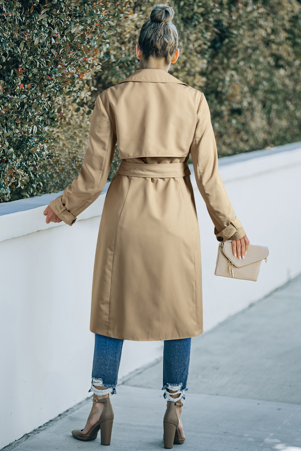 Elegant Long Sleeve Pale Khaki Duster Coat with Waist Tie and Button Closure - Detail View 2 Elegant Long Sleeve Pale Khaki Duster Coat with Waist Tie and Button Closure - Detail View 2