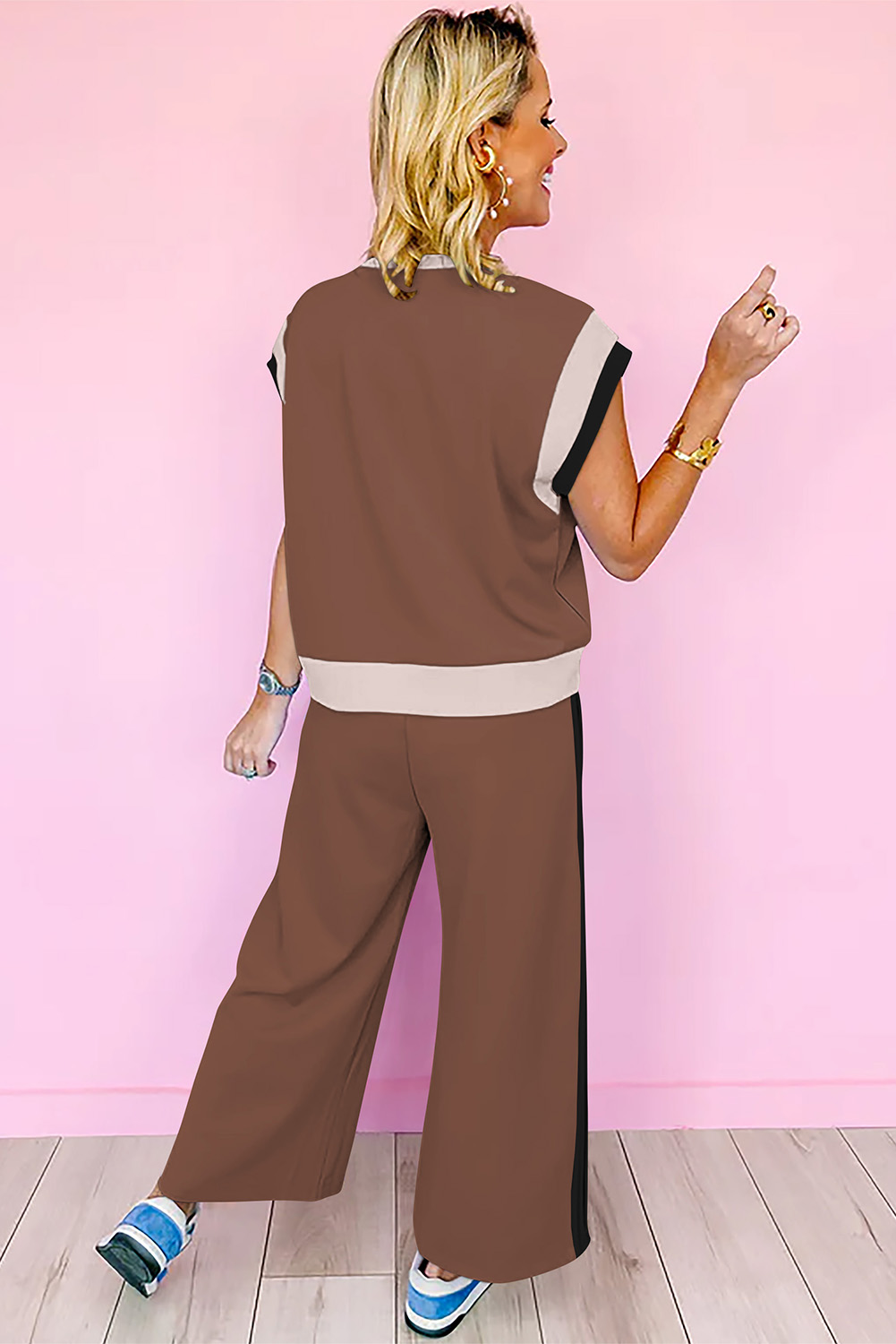 Loose Fit Casual Two-Piece Set in Chestnut Color - Perfect for Summer - Detail View 3 Loose Fit Casual Two-Piece Set in Chestnut Color - Perfect for Summer - Detail View 3