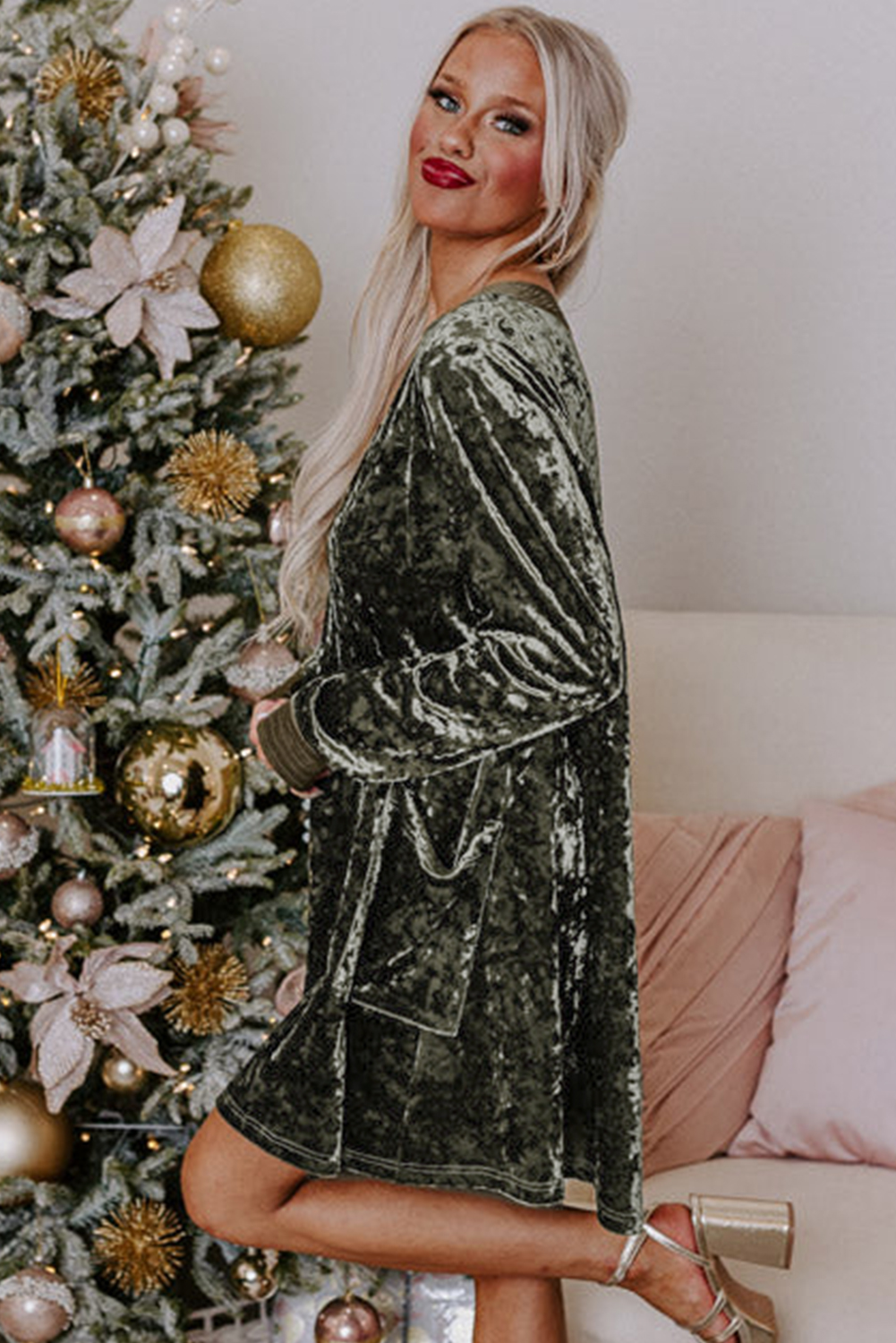 Elegant and Practical V Neck Velvet Dress for Women - Jungle Green Long Sleeve - Detail View 3 Elegant and Practical V Neck Velvet Dress for Women - Jungle Green Long Sleeve - Detail View 3