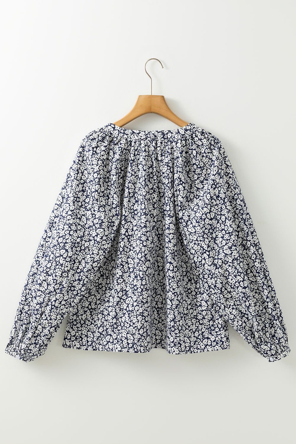 Women's Elegant Blue Floral Print Notched V Neck Puff Sleeve Blouse - Detail View 9 Women's Elegant Blue Floral Print Notched V Neck Puff Sleeve Blouse - Detail View 9