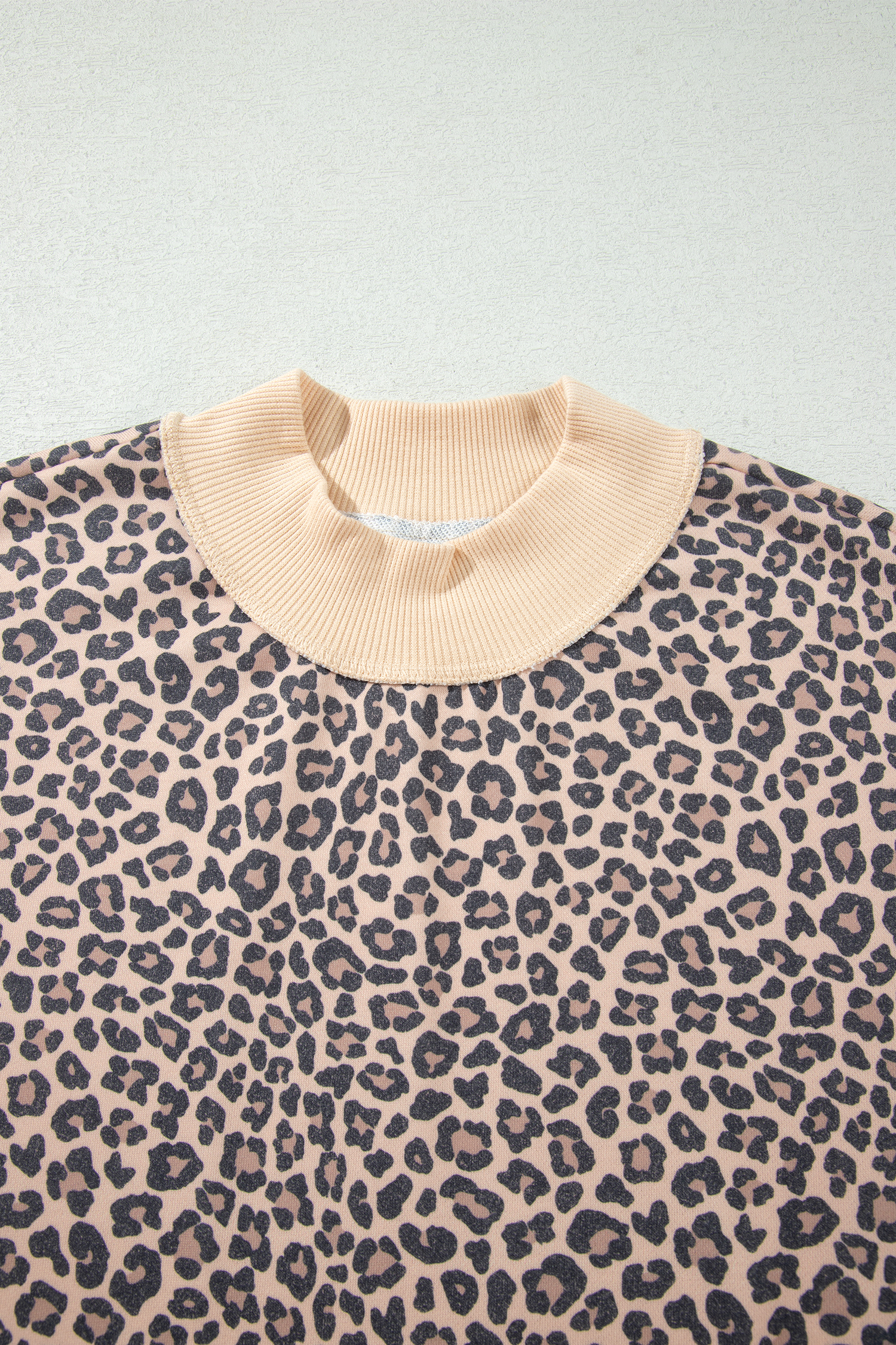 Modern Leopard Pattern Pullover, Casual Mock Neck Daily Wear - Detail View 8 Modern Leopard Pattern Pullover, Casual Mock Neck Daily Wear - Detail View 8