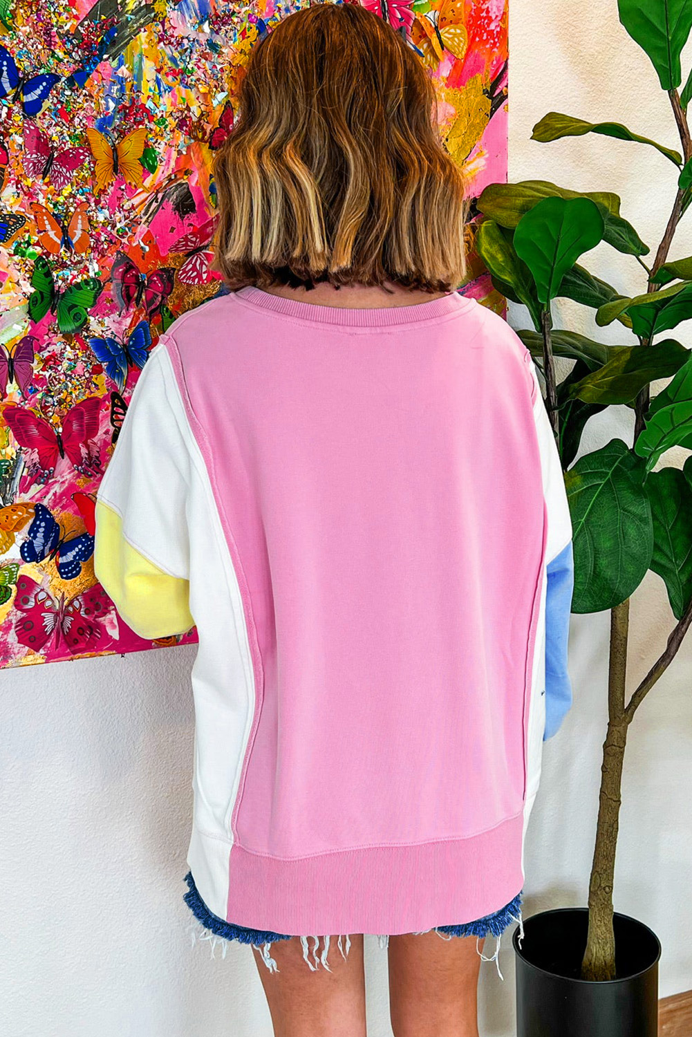 Comfortable and Versatile Casual Sweatshirt - Round Neck, Color Block Design - Detail View 3 Comfortable and Versatile Casual Sweatshirt - Round Neck, Color Block Design - Detail View 3