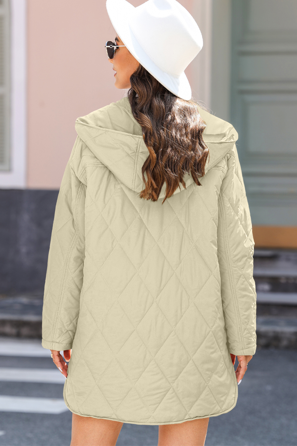 Casual Lightweight Puffer Coat for Women - Cozy Quilted Design - Detail View 2 Casual Lightweight Puffer Coat for Women - Cozy Quilted Design - Detail View 2