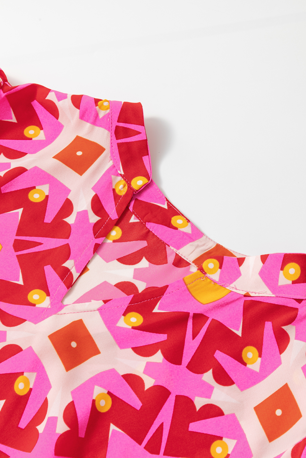 Summer Casual Style: Soft Fabric Abstract Geo Print Maxi Dress with V-Neck - Detail View 8 Summer Casual Style: Soft Fabric Abstract Geo Print Maxi Dress with V-Neck - Detail View 8