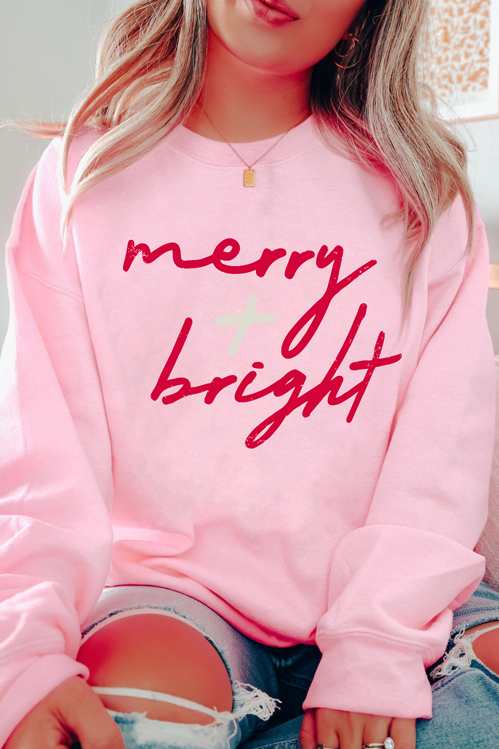 Cozy Long Sleeve Christmas Sweatshirt - Stylish Letter Print for Fall & Winter - Detail View 3 Cozy Long Sleeve Christmas Sweatshirt - Stylish Letter Print for Fall & Winter - Detail View 3
