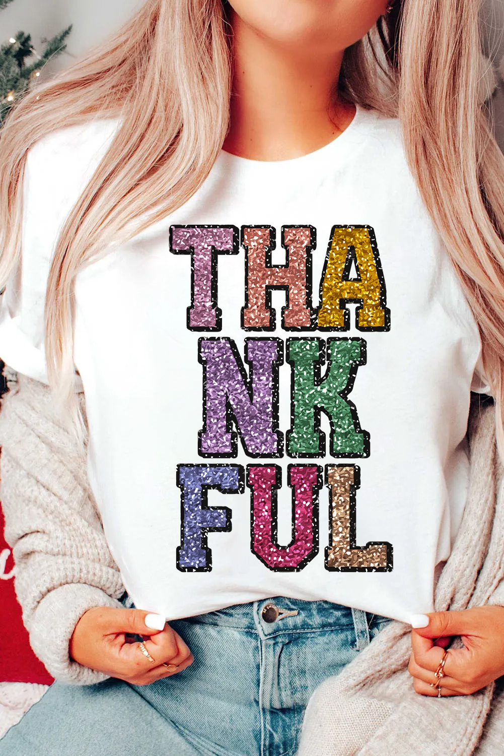 Charming White Graphic Tee with Shiny THANKFUL Print - Perfect for Celebrating - Detail View 2 Charming White Graphic Tee with Shiny THANKFUL Print - Perfect for Celebrating - Detail View 2