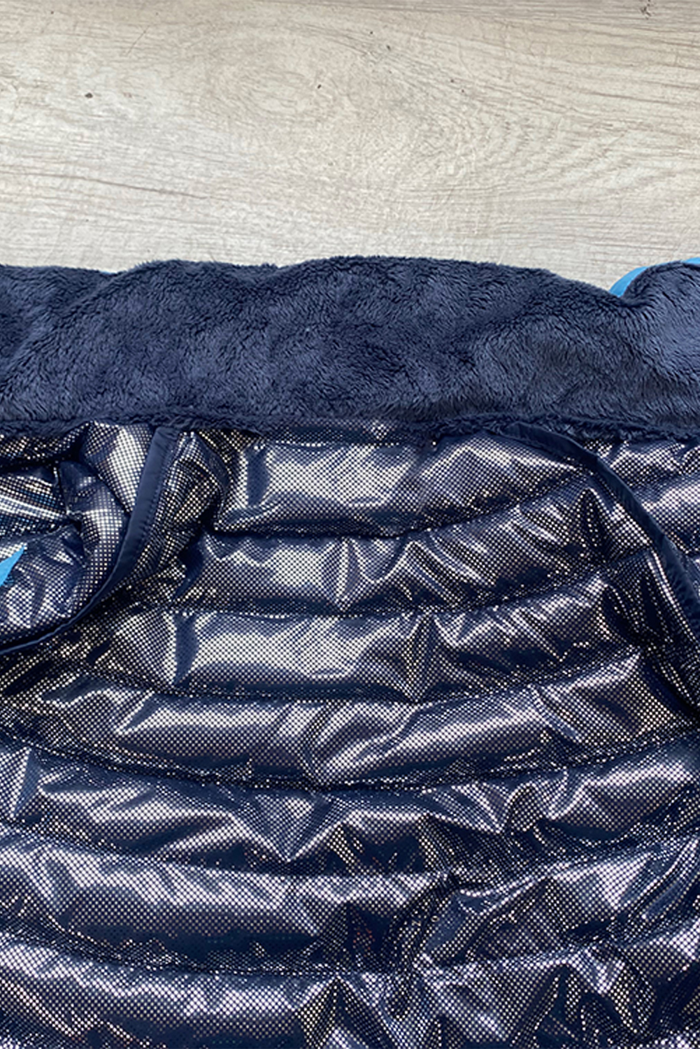 Women's Sky Blue Plush Collared Quilted Zipped Puffer Vest for Winter Style - Detail View 17 Women's Sky Blue Plush Collared Quilted Zipped Puffer Vest for Winter Style - Detail View 17