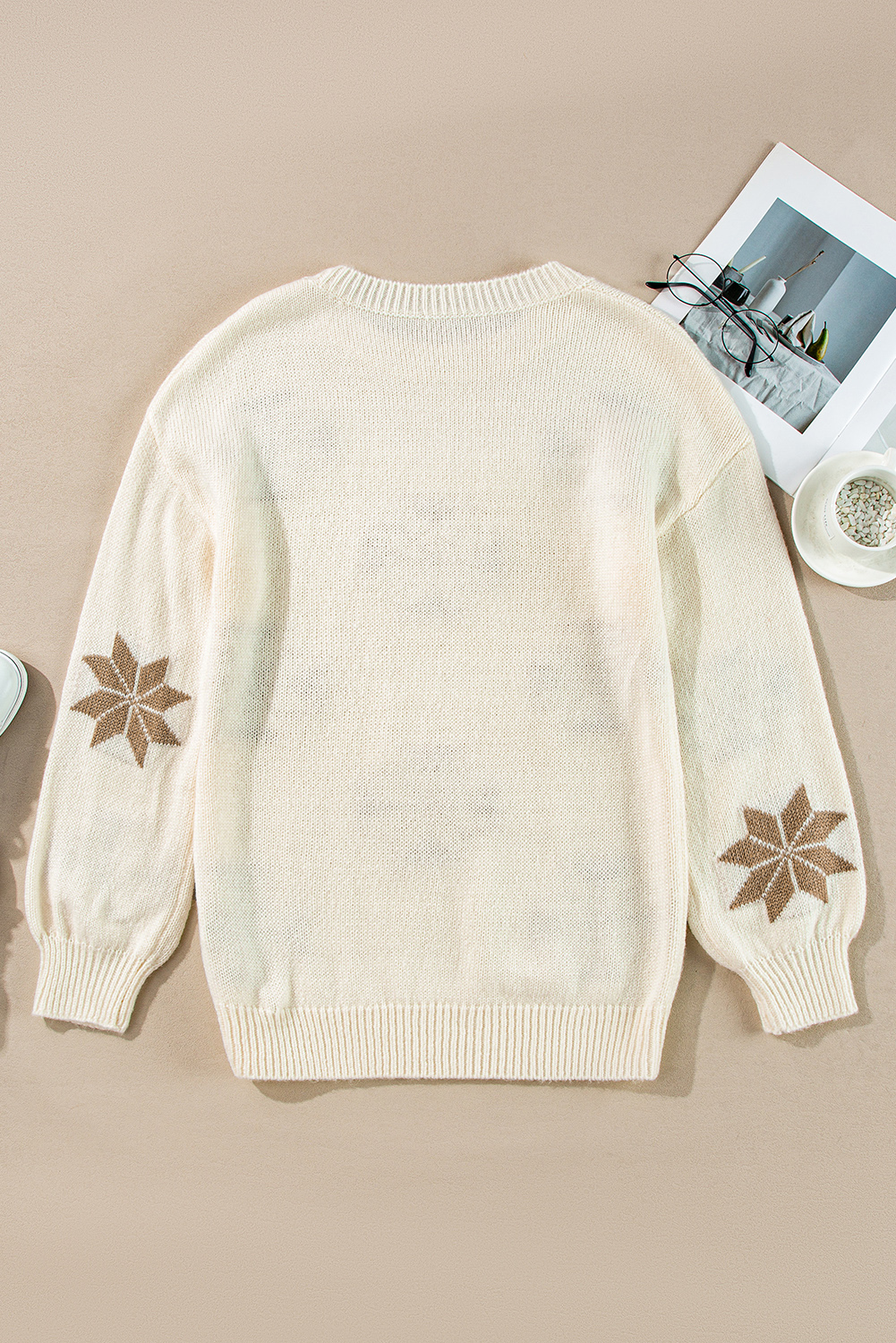 Stylish and Warm Tunic Length Sweater with Snowflake Print for Winter Days - Detail View 11 Stylish and Warm Tunic Length Sweater with Snowflake Print for Winter Days - Detail View 11