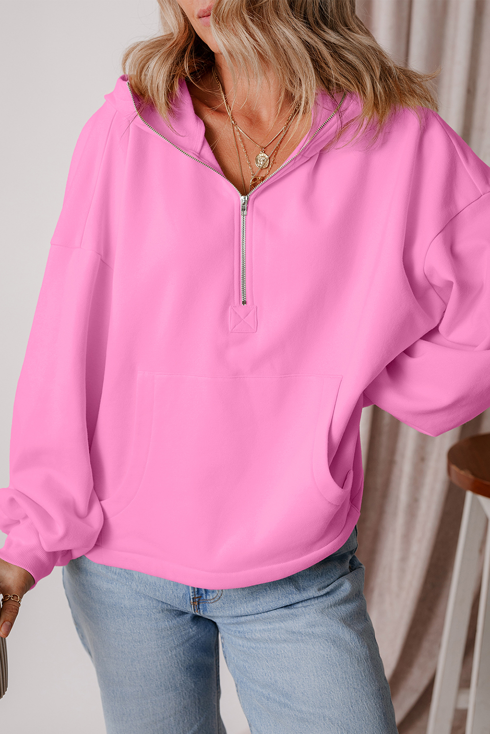 Chic Loose-Fit Half Zipper Hoodie with Kangaroo Pocket - Perfect for Winter - Detail View 3 Chic Loose-Fit Half Zipper Hoodie with Kangaroo Pocket - Perfect for Winter - Detail View 3