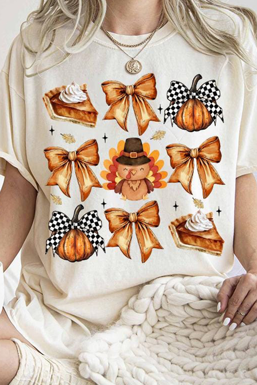 Festive Round Neck T-Shirt with Adorable Bowknot and Turkey Print for Thanksgiving - Detail View 2 Festive Round Neck T-Shirt with Adorable Bowknot and Turkey Print for Thanksgiving - Detail View 2