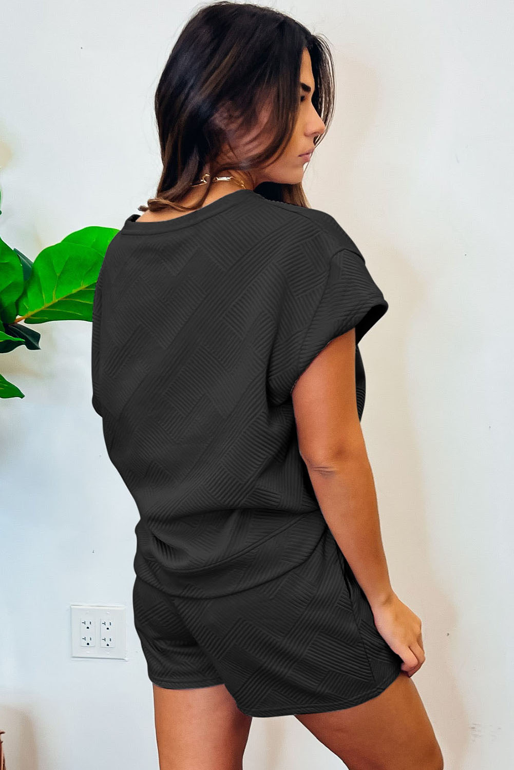 Chic Textured Lounge Set, Women's Round Neck Summer Shorts - Detail View 3 Chic Textured Lounge Set, Women's Round Neck Summer Shorts - Detail View 3