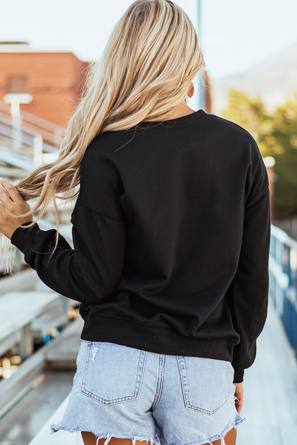 Stylish Round Neck Pullover for Women - Comfortable Cotton Blend Sweatshirt - Detail View 3 Stylish Round Neck Pullover for Women - Comfortable Cotton Blend Sweatshirt - Detail View 3