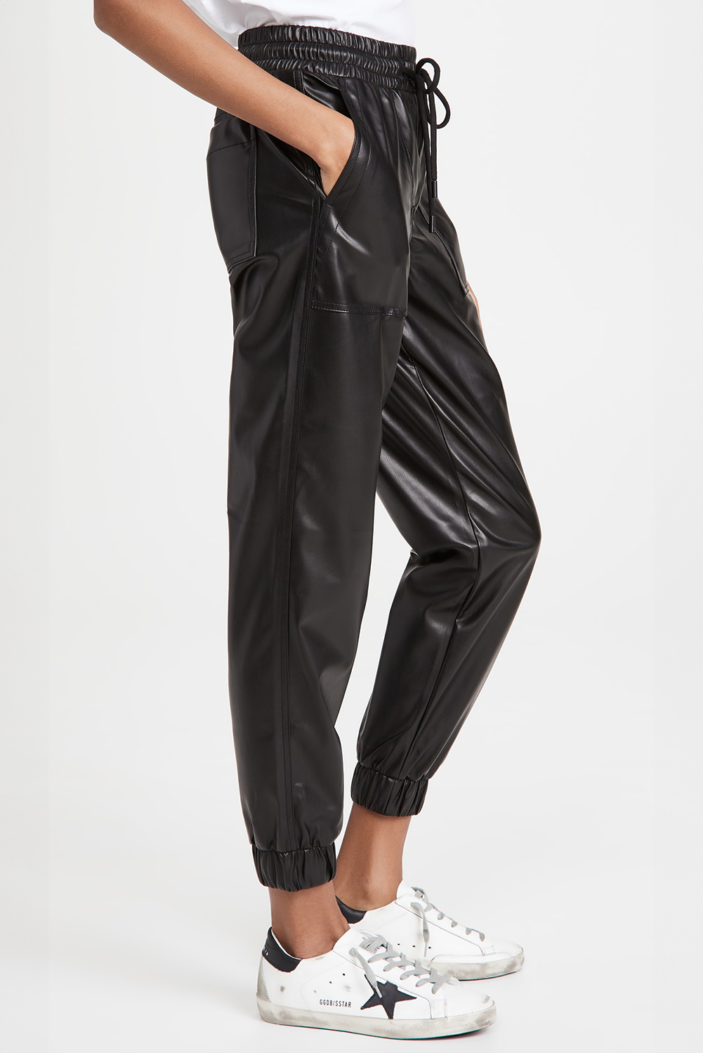 Elevate Your Everyday Look with These Comfortable and Stylish Women's Joggers - Detail View 3 Elevate Your Everyday Look with These Comfortable and Stylish Women's Joggers - Detail View 3