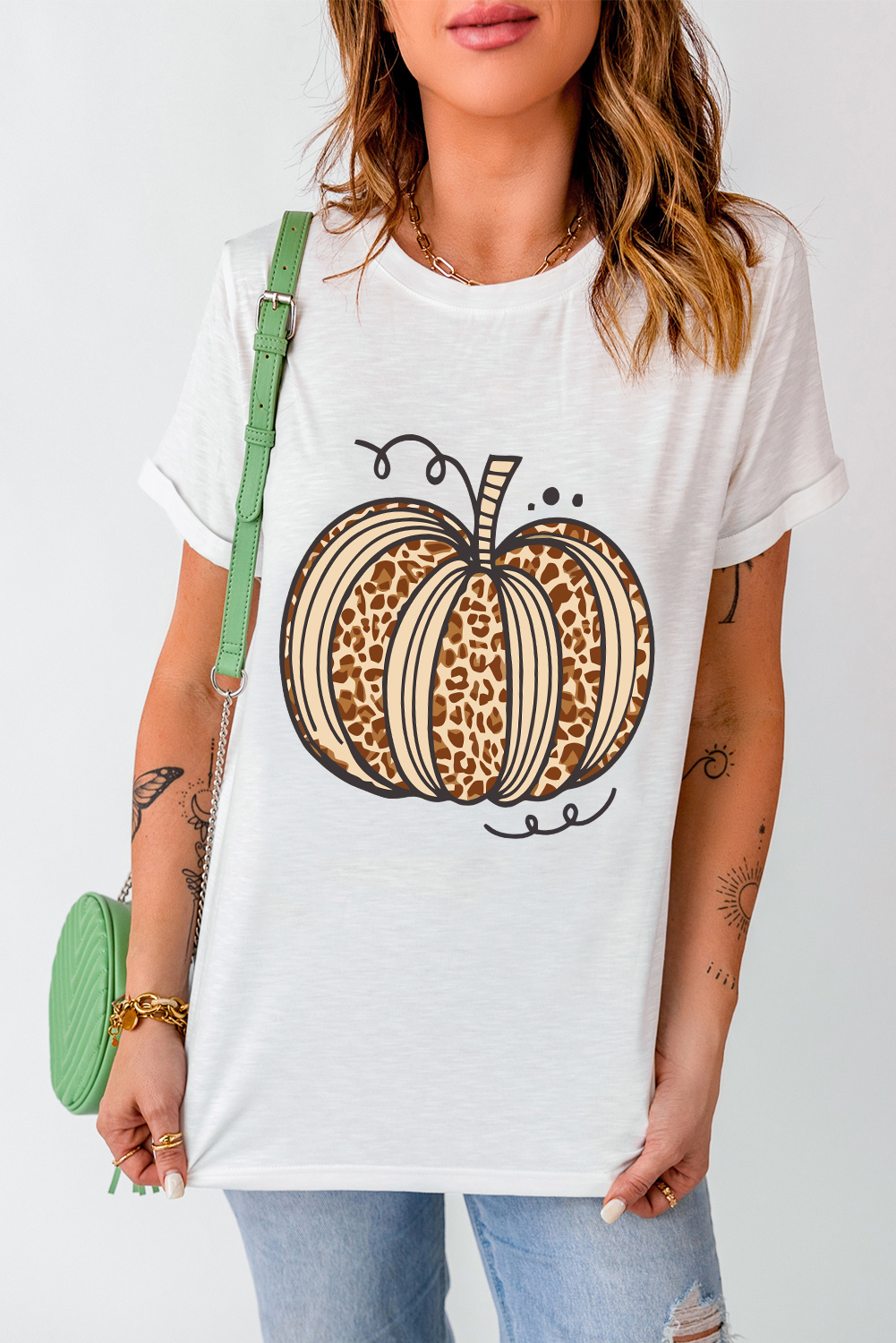 Comfortable Short Sleeve T-Shirt - Ideal for Casual Summer Wear - Detail View 3 Comfortable Short Sleeve T-Shirt - Ideal for Casual Summer Wear - Detail View 3