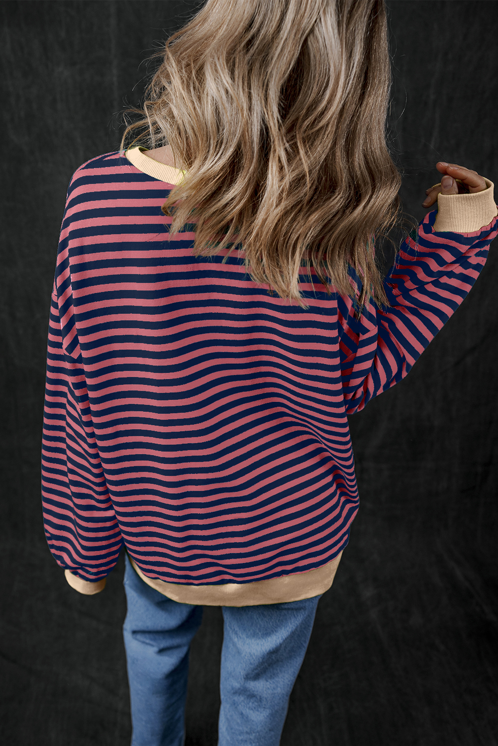 Relaxed Fit Women's Sweatshirt: Oversized Style with Contrast Trim - Detail View 3 Relaxed Fit Women's Sweatshirt: Oversized Style with Contrast Trim - Detail View 3