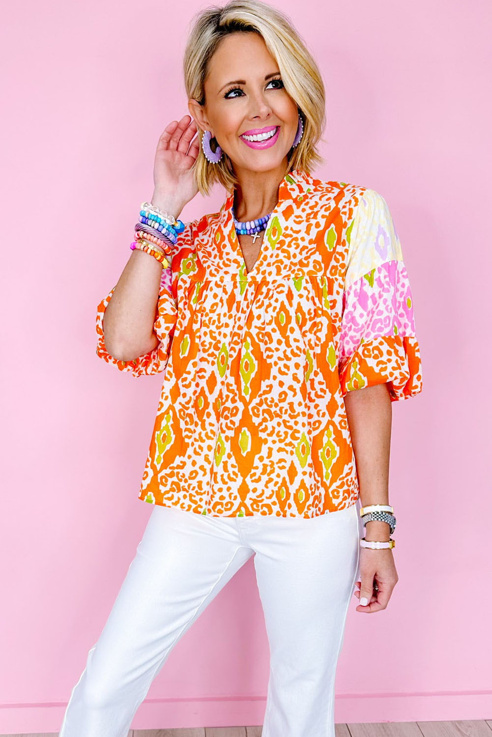 Stylish V-Neck Summer Blouse - Versatile and Chic - Detail View 8 Stylish V-Neck Summer Blouse - Versatile and Chic - Detail View 8