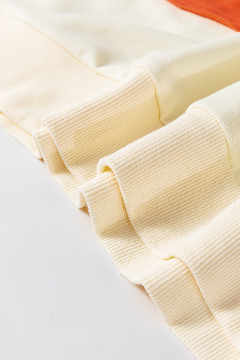 Cozy and Stylish Sweatshirt for Daily Wear - White Colorblock Patchwork with Crewneck - Detail View 8 Cozy and Stylish Sweatshirt for Daily Wear - White Colorblock Patchwork with Crewneck - Detail View 8