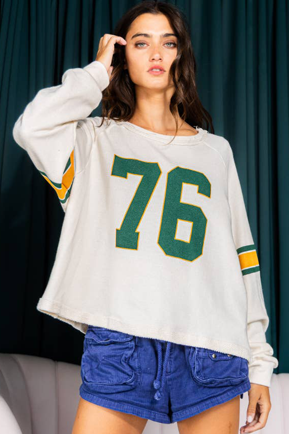 Women's Long Sleeve Top, White T-Shirt, Number 76 Print, Retro Style, Sporty Design, Casual Wear, Raglan Sleeves, Fall Fashion, Daily Wear, Comfortable, Versatile, Polyester Blend, Shift Silhouette, Round Neck - Detail View 4 Women's Long Sleeve Top, White T-Shirt, Number 76 Print, Retro Style, Sporty Design, Casual Wear, Raglan Sleeves, Fall Fashion, Daily Wear, Comfortable, Versatile, Polyester Blend, Shift Silhouette, Round Neck - Detail View 4