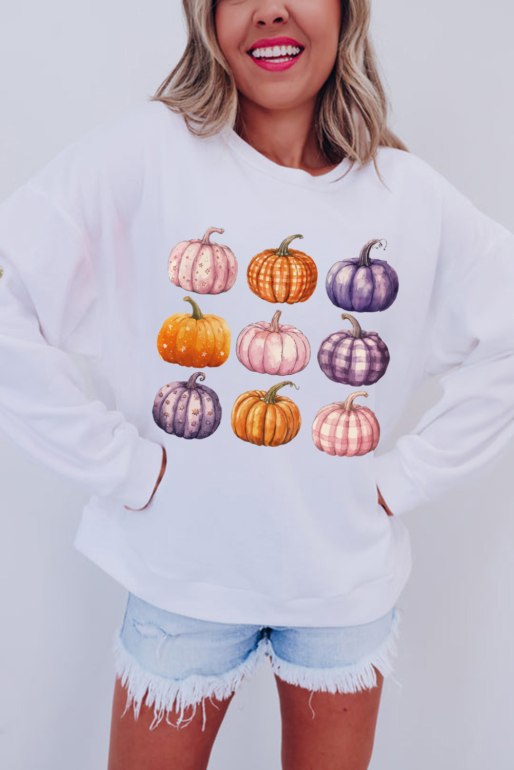 Comfortable Long Sleeve Crew Neck Sweatshirt - Fall/Autumn Collection - Detail View 3 Comfortable Long Sleeve Crew Neck Sweatshirt - Fall/Autumn Collection - Detail View 3