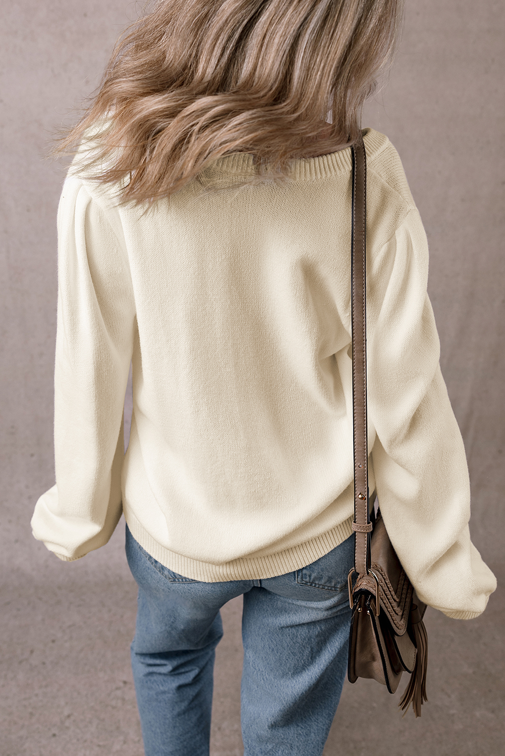 Chic and Cozy Button-Up Cardigan for Daily Wear - Perfect for Transitional Seasons - Detail View 3 Chic and Cozy Button-Up Cardigan for Daily Wear - Perfect for Transitional Seasons - Detail View 3