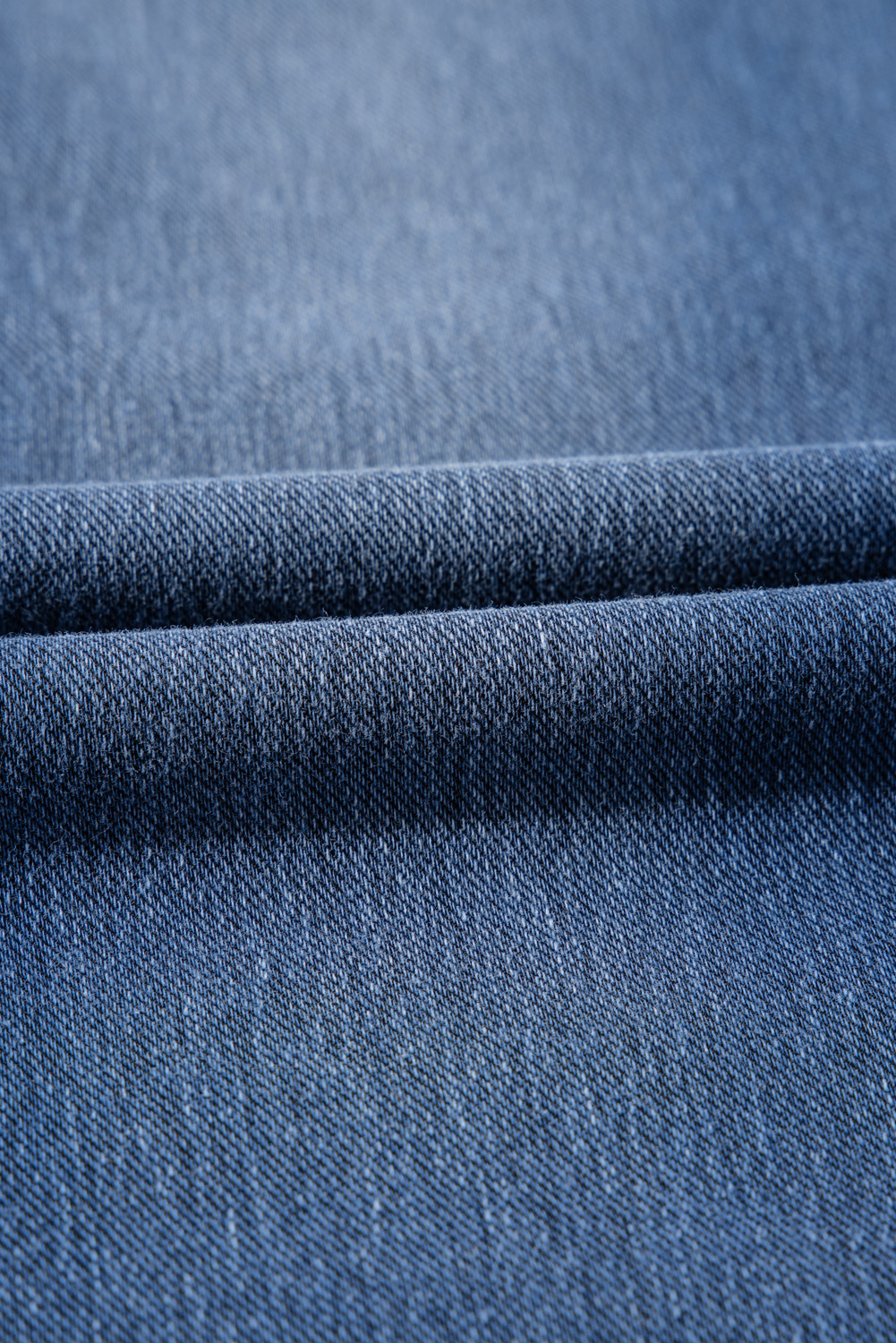 Elevate your daily style with these Navy Blue Women's Skinny Jeggings with Pockets. The full elastic waistband and comfortable, skinny fit design ensure a smooth and effortless pull-on experience. The ankle length of these jeggings provides a vibrant and on-trend look, while the functional pockets offer practical storage for your essentials. Made from a blend of 47% polyester, 42% cotton, and 11% elastane, these jeggings are durable and easy to care for. Pair them with your favorite tops and boots for a chic and comfortable outfit. You'll love the affordable price and excellent quality of these women's leggings. - Detail View 9 Elevate your daily style with these Navy Blue Women's Skinny Jeggings with Pockets. The full elastic waistband and comfortable, skinny fit design ensure a smooth and effortless pull-on experience. The ankle length of these jeggings provides a vibrant and on-trend look, while the functional pockets offer practical storage for your essentials. Made from a blend of 47% polyester, 42% cotton, and 11% elastane, these jeggings are durable and easy to care for. Pair them with your favorite tops and boots for a chic and comfortable outfit. You'll love the affordable price and excellent quality of these women's leggings. - Detail View 9