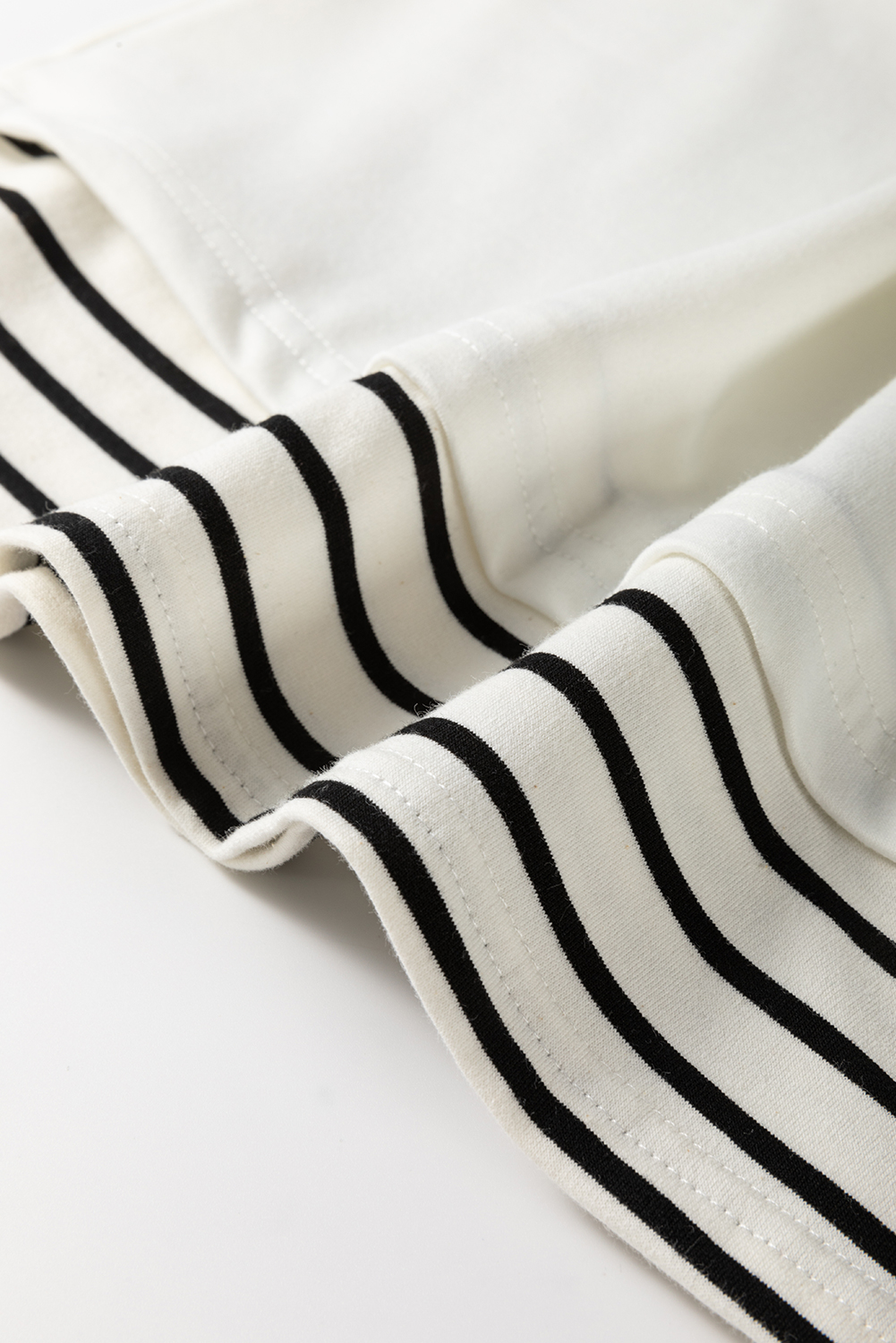 Women's Sweatshirt, White Stripe, Colorblock Sleeve, Exposed Seams, Fake 2-Piece, Casual Style, Daily Wear, Outdoor Activities, Comfortable, Trendy Design, Long Sleeve, Round Neck, Shift Silhouette, Stylish Top, Tops & Hoodies - Detail View 8 Women's Sweatshirt, White Stripe, Colorblock Sleeve, Exposed Seams, Fake 2-Piece, Casual Style, Daily Wear, Outdoor Activities, Comfortable, Trendy Design, Long Sleeve, Round Neck, Shift Silhouette, Stylish Top, Tops & Hoodies - Detail View 8