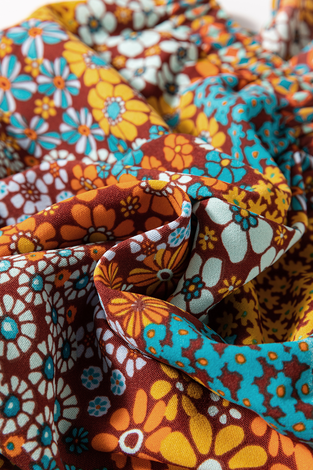 Stylish Bohemian Floral Jumpsuit with Wide Leg Pants and Adjustable Straps - Detail View 10 Stylish Bohemian Floral Jumpsuit with Wide Leg Pants and Adjustable Straps - Detail View 10