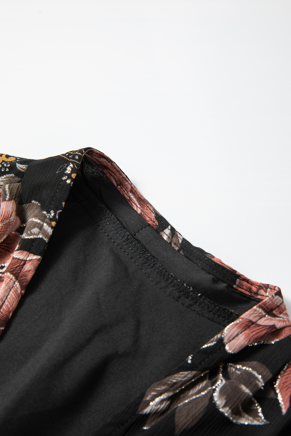 Chic and Casual Black Floral Blouse - Perfect for Spring Daily Wear - Detail View 11 Chic and Casual Black Floral Blouse - Perfect for Spring Daily Wear - Detail View 11