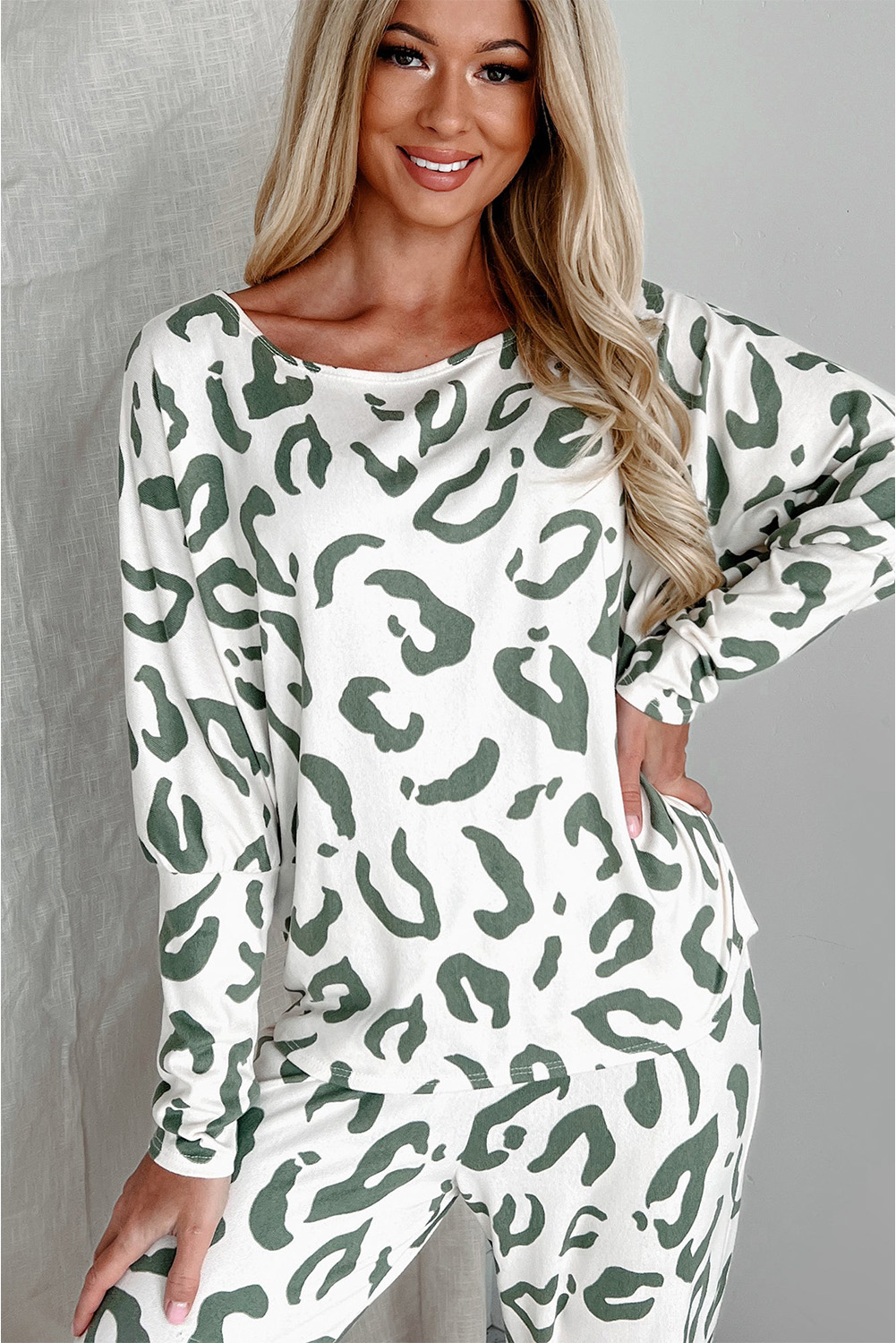 Cozy and Stylish Leopard Print Loungewear Set - Beige - Detail View 12 Cozy and Stylish Leopard Print Loungewear Set - Beige - Detail View 12