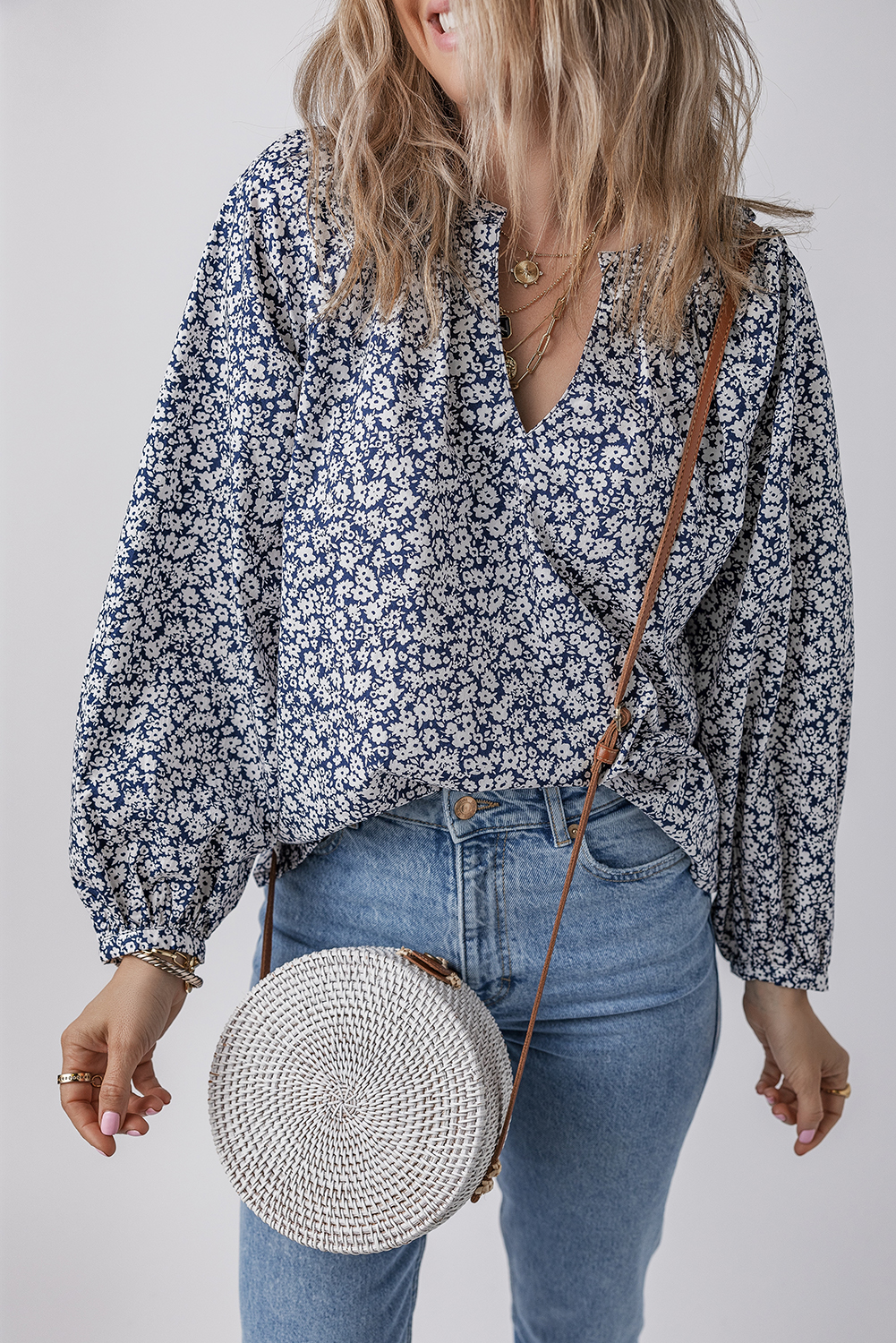 Graceful Shift Blouse: Elegant Floral Design and Stylish Puff Sleeves - Detail View 3 Graceful Shift Blouse: Elegant Floral Design and Stylish Puff Sleeves - Detail View 3