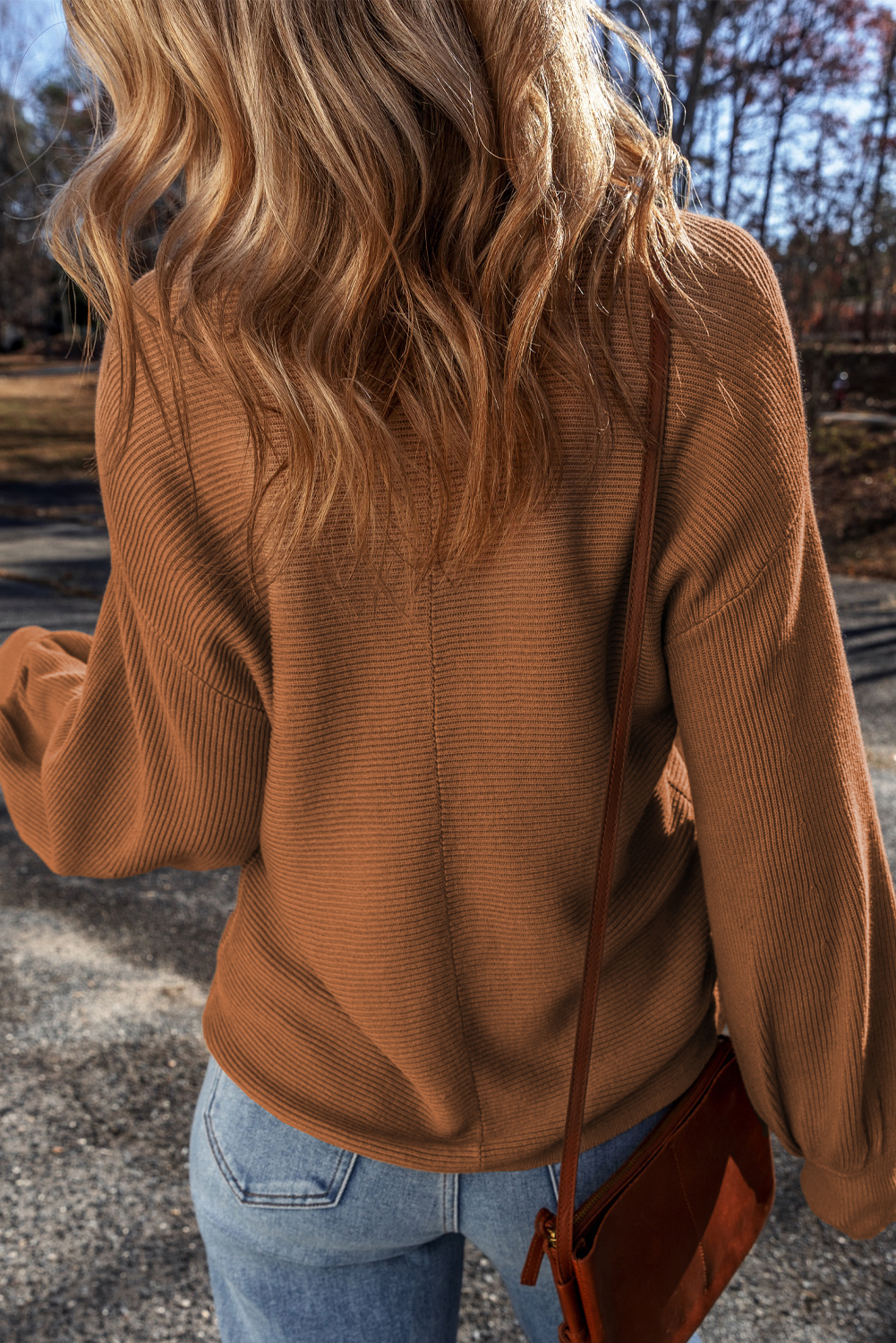 Versatile Camel Knit Sweater - Relaxed Fit for Everyday Comfort and Style - Detail View 3 Versatile Camel Knit Sweater - Relaxed Fit for Everyday Comfort and Style - Detail View 3