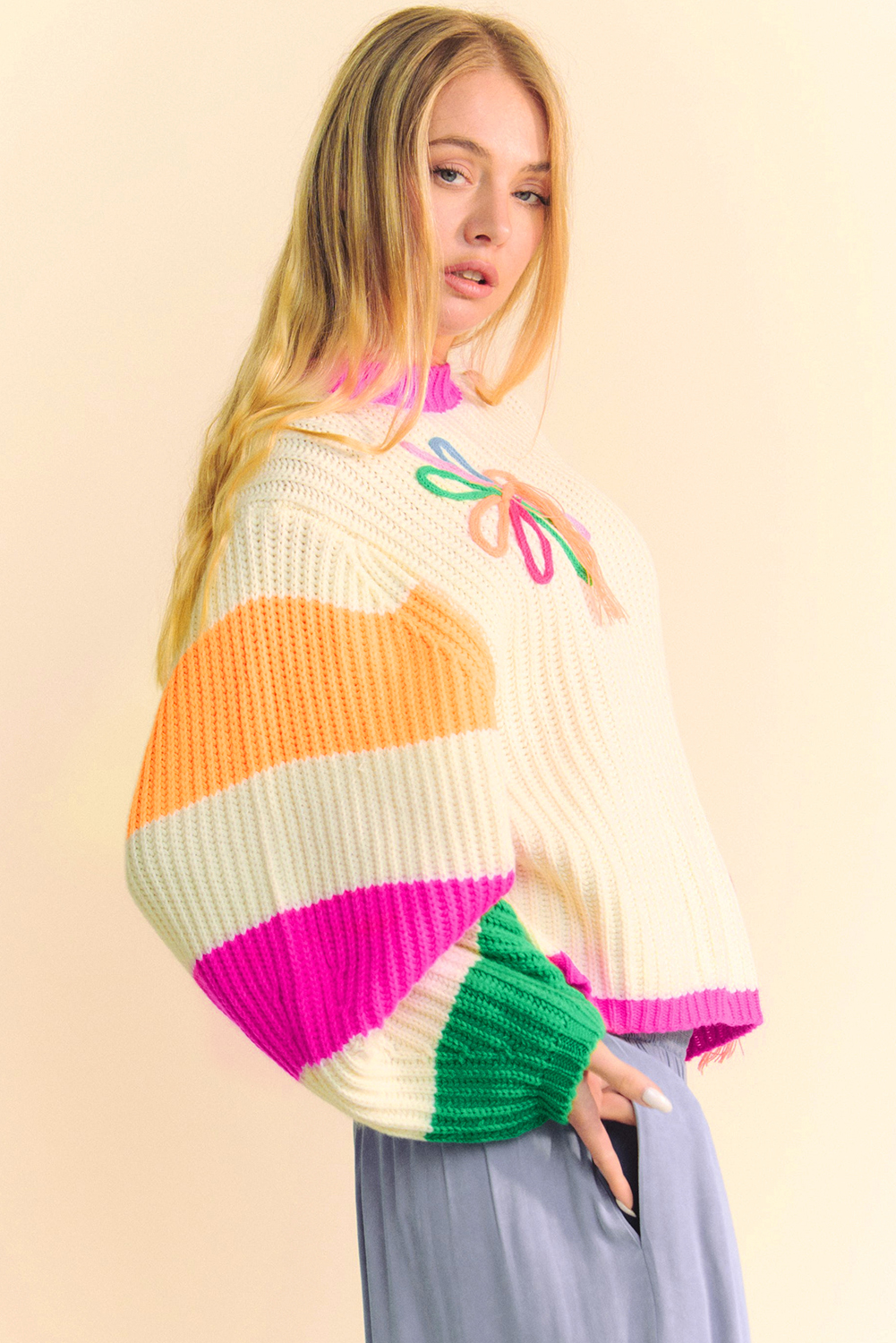 Stylish Long Sleeve Loose Fit Sweater - Perfect for Daily Winter Wear - Detail View 3 Stylish Long Sleeve Loose Fit Sweater - Perfect for Daily Winter Wear - Detail View 3