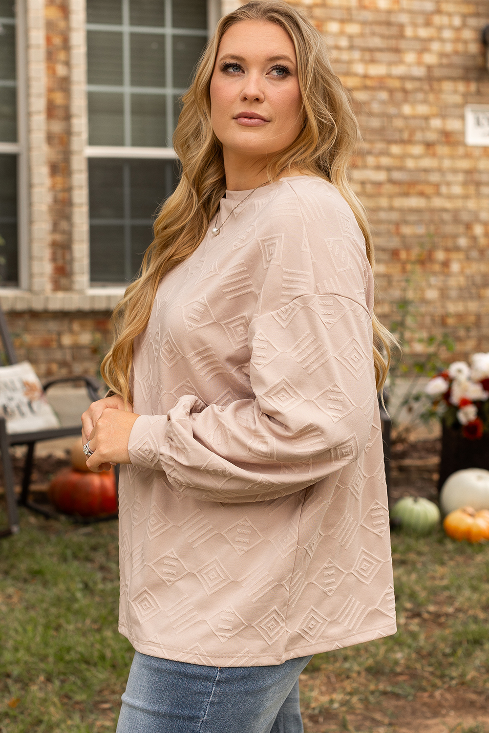 Trendy Plus Size Crew Neck Sweatshirt for Fall & Autumn - Drop Shoulder Design - Detail View 3 Trendy Plus Size Crew Neck Sweatshirt for Fall & Autumn - Drop Shoulder Design - Detail View 3