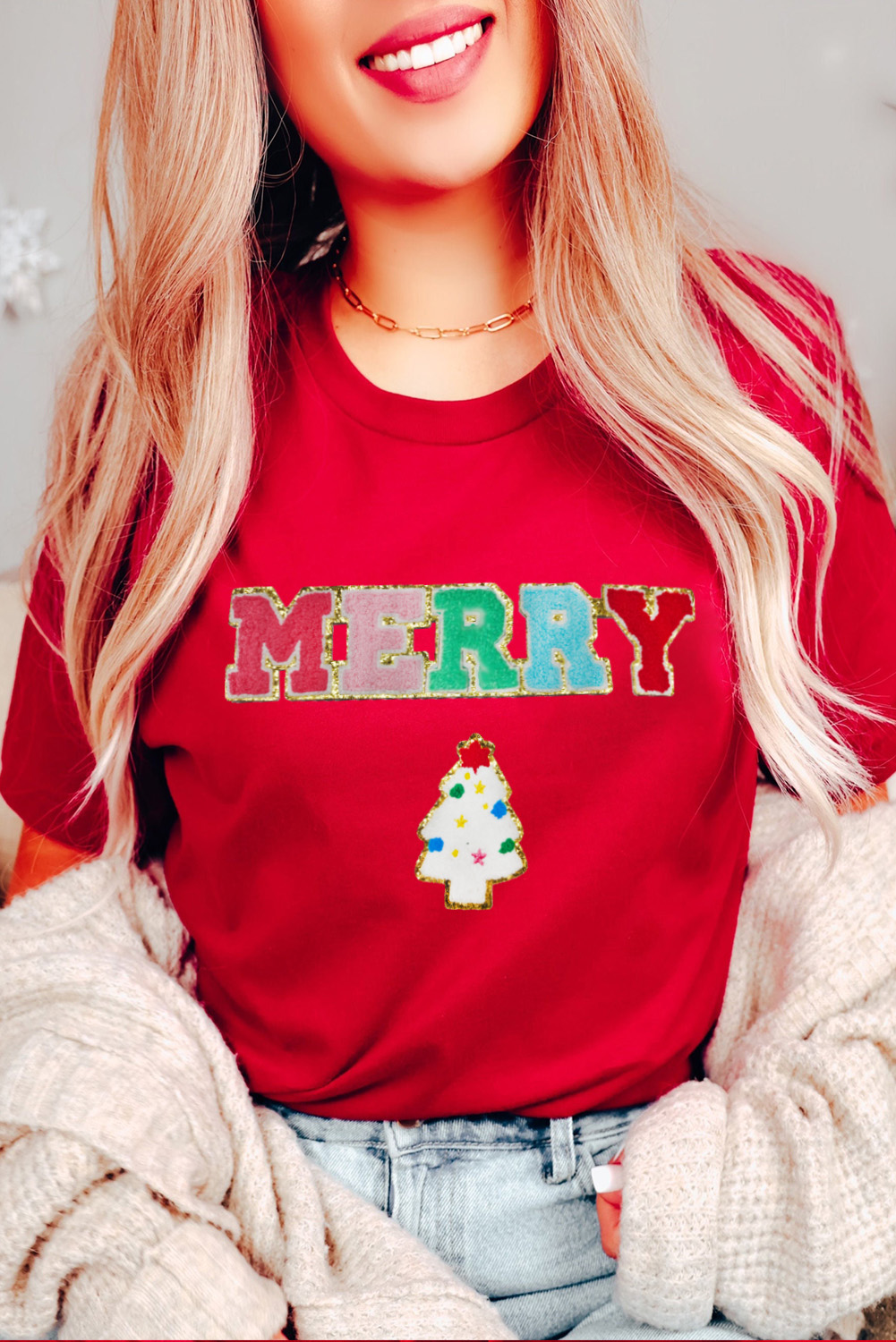 Casual Crewneck Red Graphic Tee for Women - Perfect for Christmas Celebrations - Detail View 3 Casual Crewneck Red Graphic Tee for Women - Perfect for Christmas Celebrations - Detail View 3