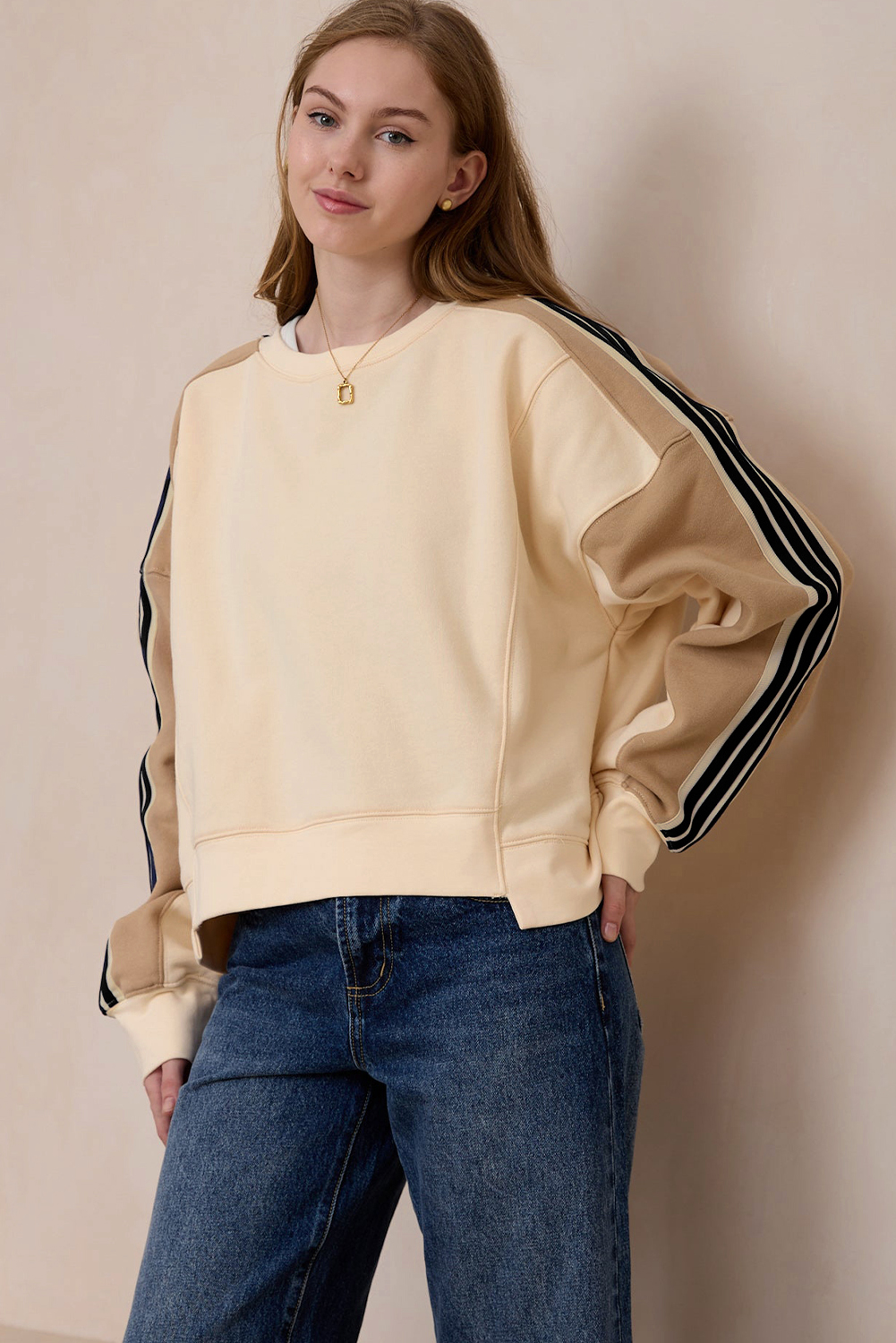 Women's Sweatshirt, Beige Sweatshirt, Contrast Striped, Patchwork Design, Drop Shoulder, Loose Fit, Long Sleeve, Casual Style, Daily Wear, Comfortable, Cotton Blend, Ribbed Details, Trendy, Shift Silhouette, Tops, Sweatshirts & Hoodies - Detail View 4 Women's Sweatshirt, Beige Sweatshirt, Contrast Striped, Patchwork Design, Drop Shoulder, Loose Fit, Long Sleeve, Casual Style, Daily Wear, Comfortable, Cotton Blend, Ribbed Details, Trendy, Shift Silhouette, Tops, Sweatshirts & Hoodies - Detail View 4
