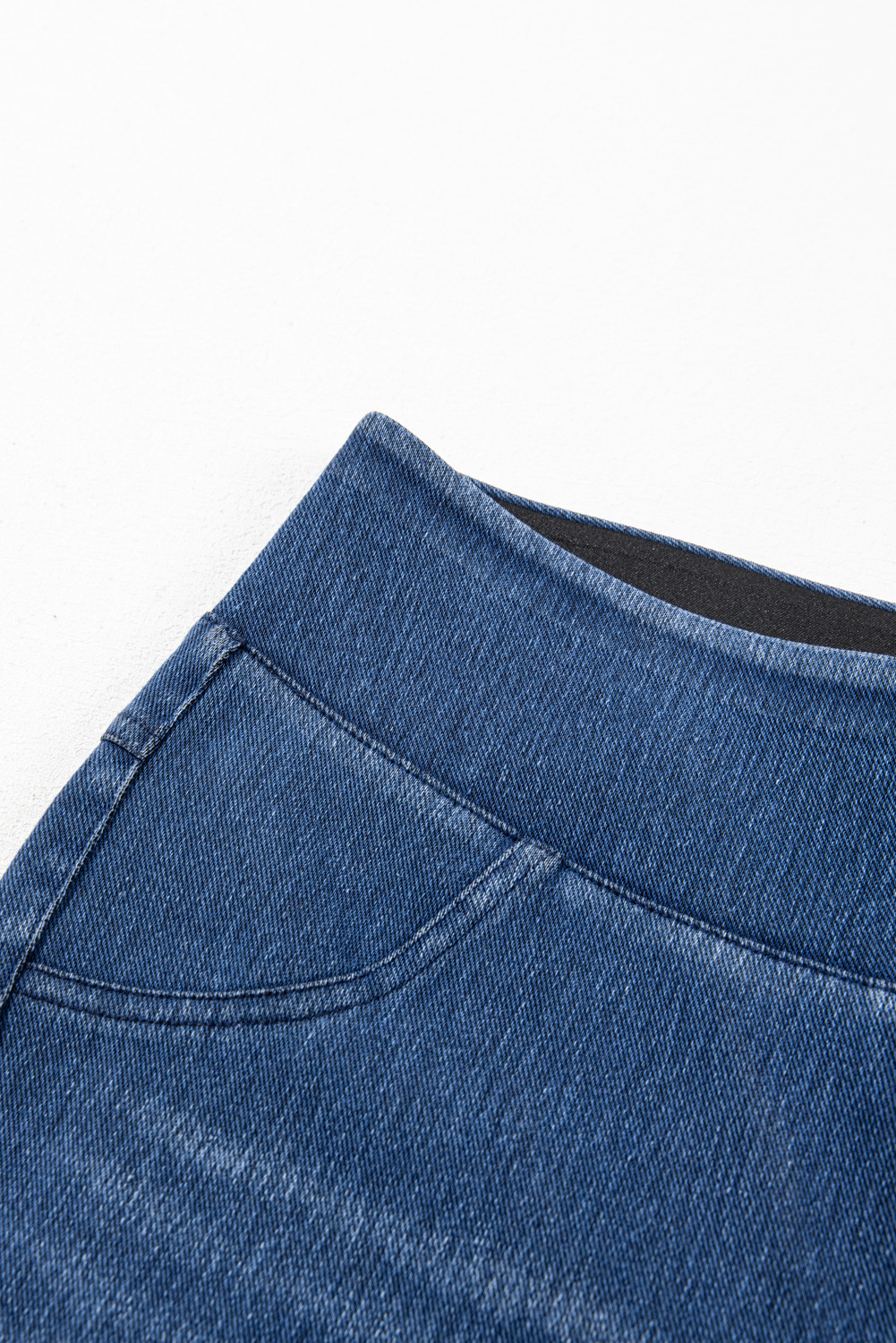 Elevate your daily style with these Navy Blue Women's Skinny Jeggings with Pockets. The full elastic waistband and comfortable, skinny fit design ensure a smooth and effortless pull-on experience. The ankle length of these jeggings provides a vibrant and on-trend look, while the functional pockets offer practical storage for your essentials. Made from a blend of 47% polyester, 42% cotton, and 11% elastane, these jeggings are durable and easy to care for. Pair them with your favorite tops and boots for a chic and comfortable outfit. You'll love the affordable price and excellent quality of these women's leggings. - Detail View 14 Elevate your daily style with these Navy Blue Women's Skinny Jeggings with Pockets. The full elastic waistband and comfortable, skinny fit design ensure a smooth and effortless pull-on experience. The ankle length of these jeggings provides a vibrant and on-trend look, while the functional pockets offer practical storage for your essentials. Made from a blend of 47% polyester, 42% cotton, and 11% elastane, these jeggings are durable and easy to care for. Pair them with your favorite tops and boots for a chic and comfortable outfit. You'll love the affordable price and excellent quality of these women's leggings. - Detail View 14