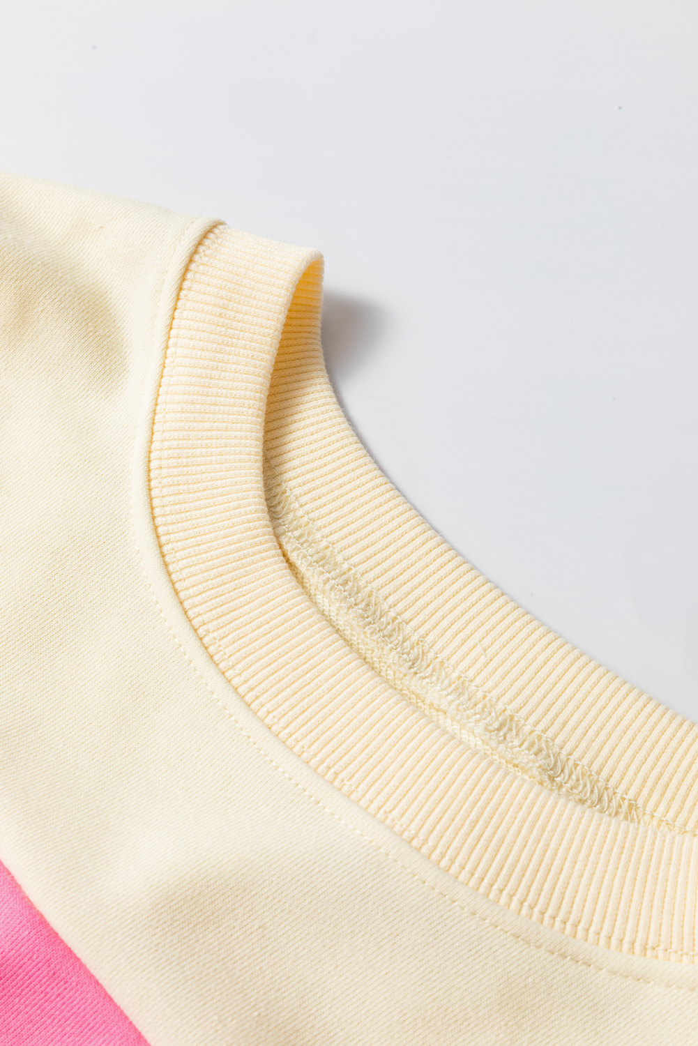 Women's Sweatshirt, White Colorblock, Patchwork, Crewneck, Long Sleeves, Drop Shoulders, Casual, Trendy, Daily Wear, Cozy, Stylish, Soft Material, Comfortable - Detail View 10 Women's Sweatshirt, White Colorblock, Patchwork, Crewneck, Long Sleeves, Drop Shoulders, Casual, Trendy, Daily Wear, Cozy, Stylish, Soft Material, Comfortable - Detail View 10
