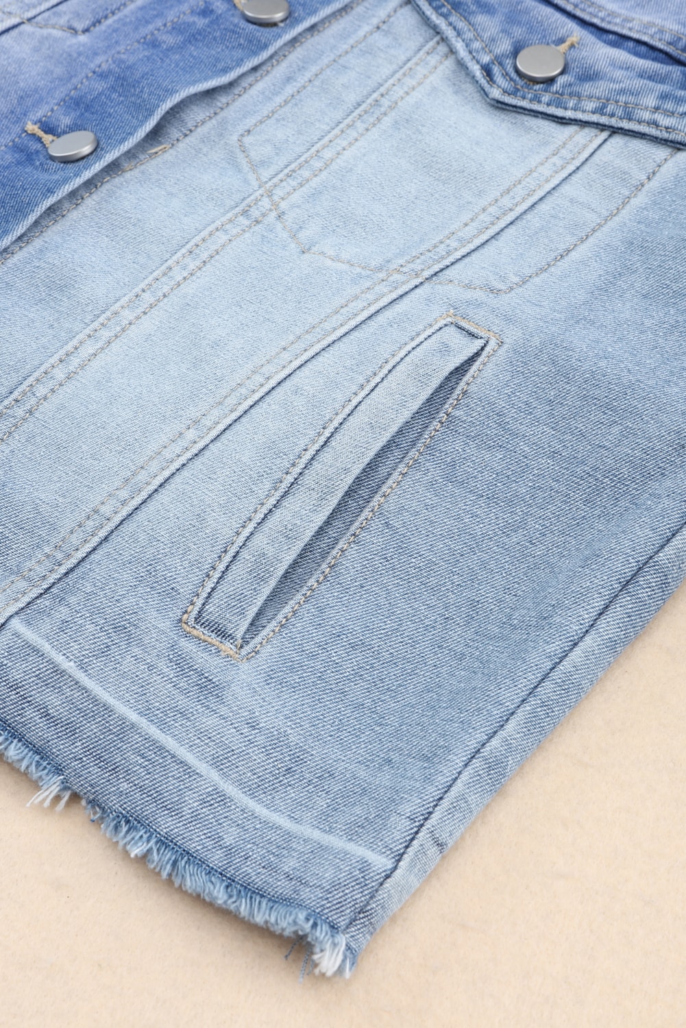 Stylish Patchwork Denim Jacket, Light Blue Frayed Hem Coat - Detail View 11 Stylish Patchwork Denim Jacket, Light Blue Frayed Hem Coat - Detail View 11