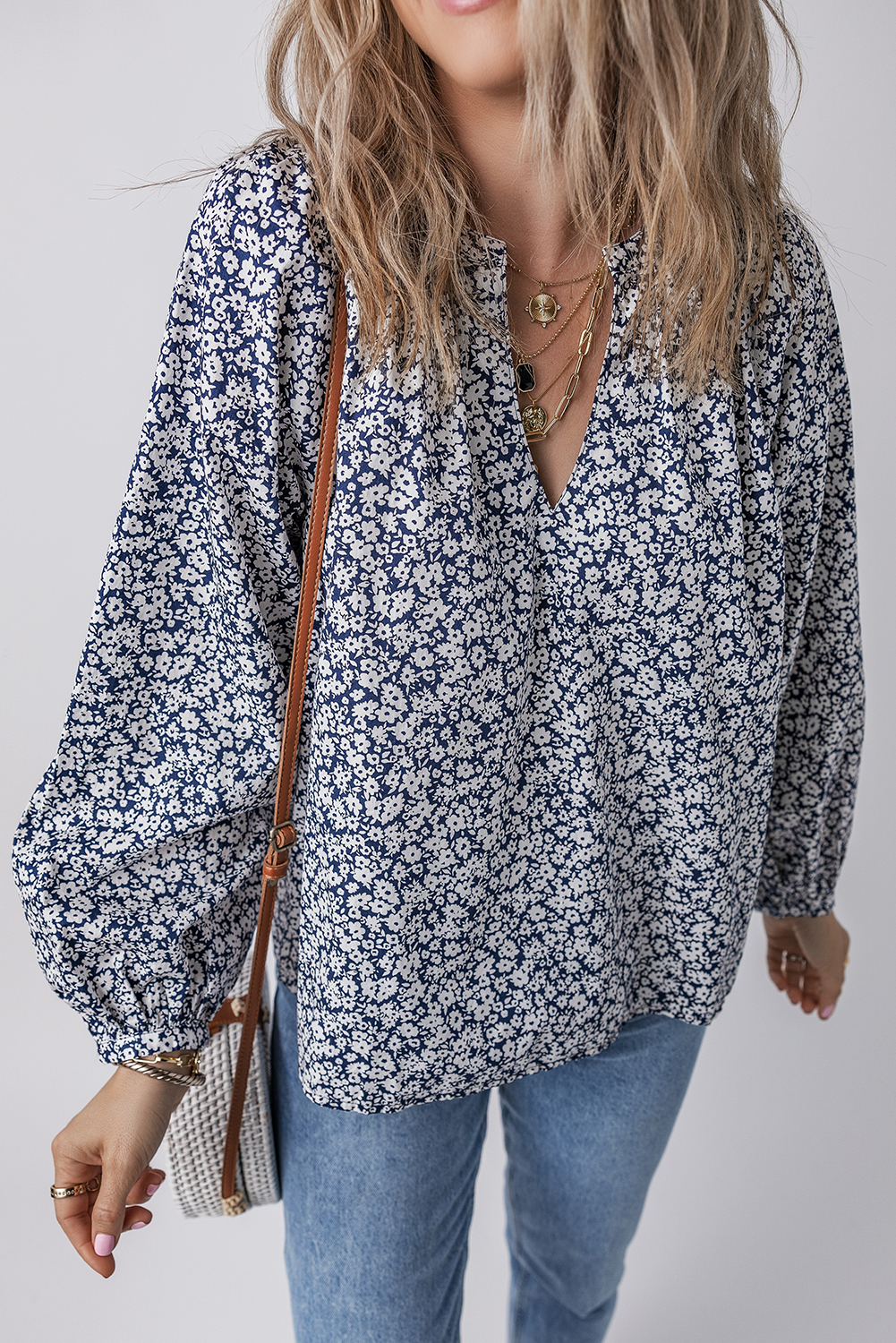Graceful Shift Blouse: Elegant Floral Design and Stylish Puff Sleeves - Detail View 7 Graceful Shift Blouse: Elegant Floral Design and Stylish Puff Sleeves - Detail View 7