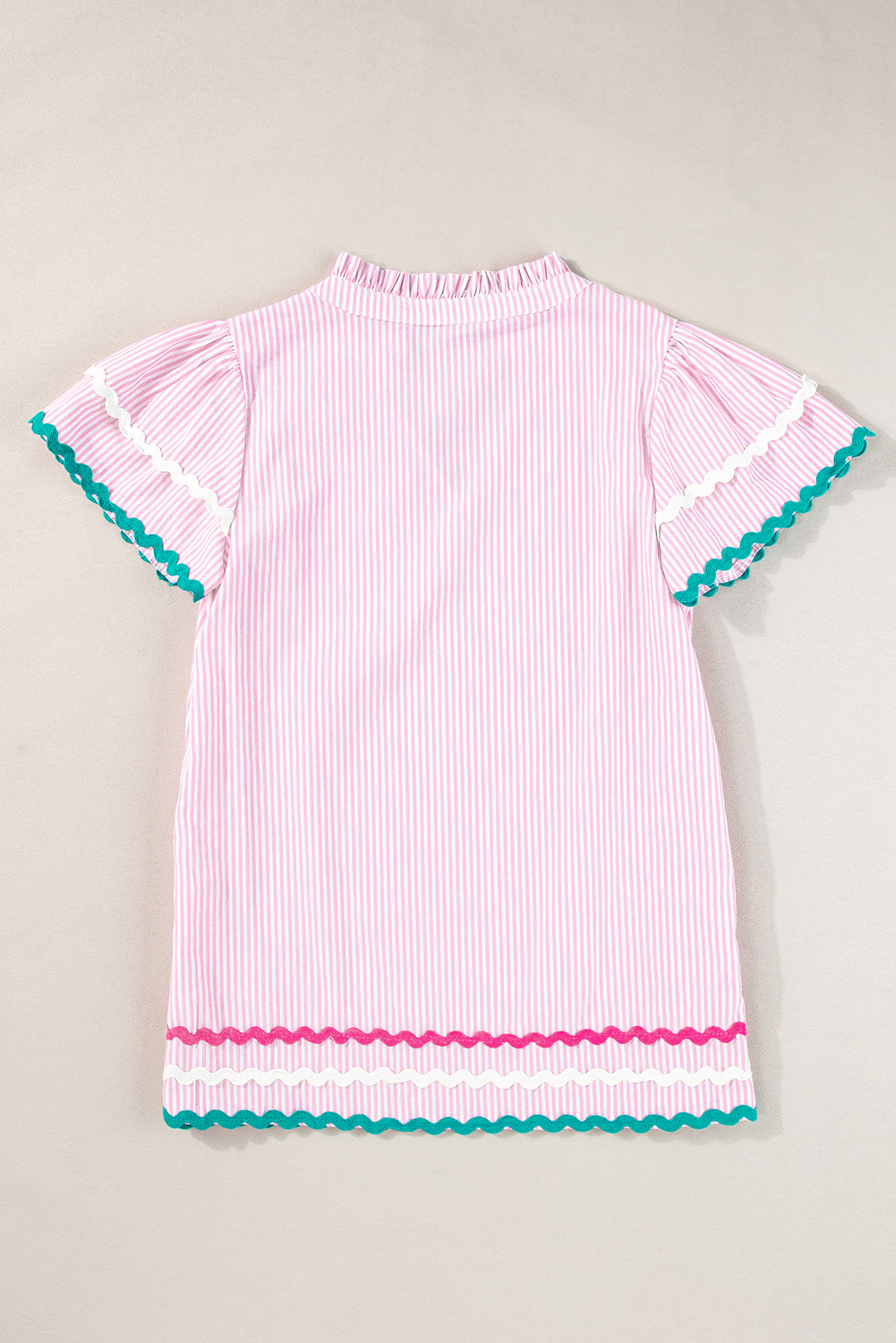 Casual yet Fashionable Short Sleeve Blouse with Floral Inspired Pattern - Detail View 8 Casual yet Fashionable Short Sleeve Blouse with Floral Inspired Pattern - Detail View 8