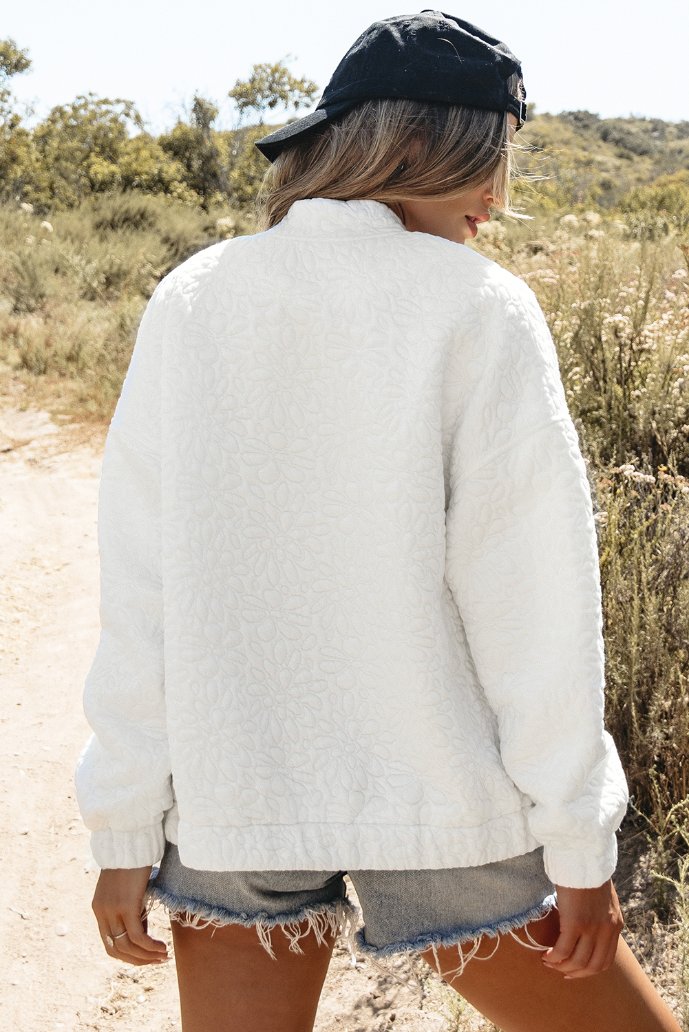 Modern Quilted Jacket with Floral Pattern - White Color - Detail View 2 Modern Quilted Jacket with Floral Pattern - White Color - Detail View 2