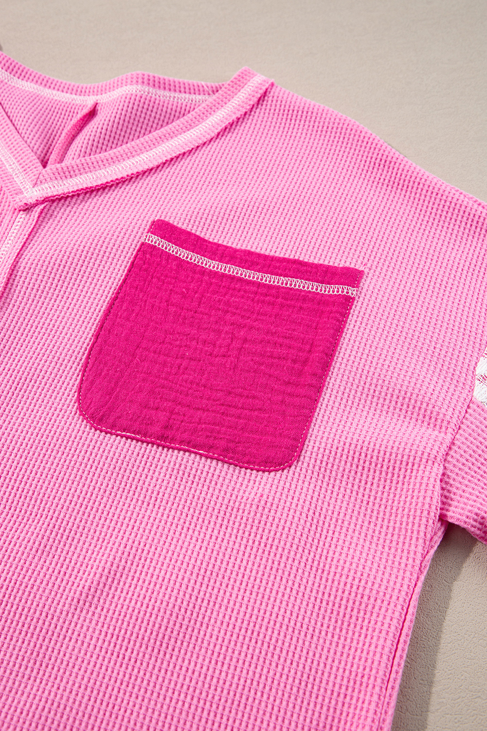 Women's Blouse, Bonbon Color, Lace Floral, Patchwork Sleeve, V Neck, Rib Knit, Long Sleeve, Casual, Stylish, Comfortable Fit, Color Block, Autumn Fashion, Daily Wear, Versatile Top, Tops & Shirts - Detail View 8 Women's Blouse, Bonbon Color, Lace Floral, Patchwork Sleeve, V Neck, Rib Knit, Long Sleeve, Casual, Stylish, Comfortable Fit, Color Block, Autumn Fashion, Daily Wear, Versatile Top, Tops & Shirts - Detail View 8