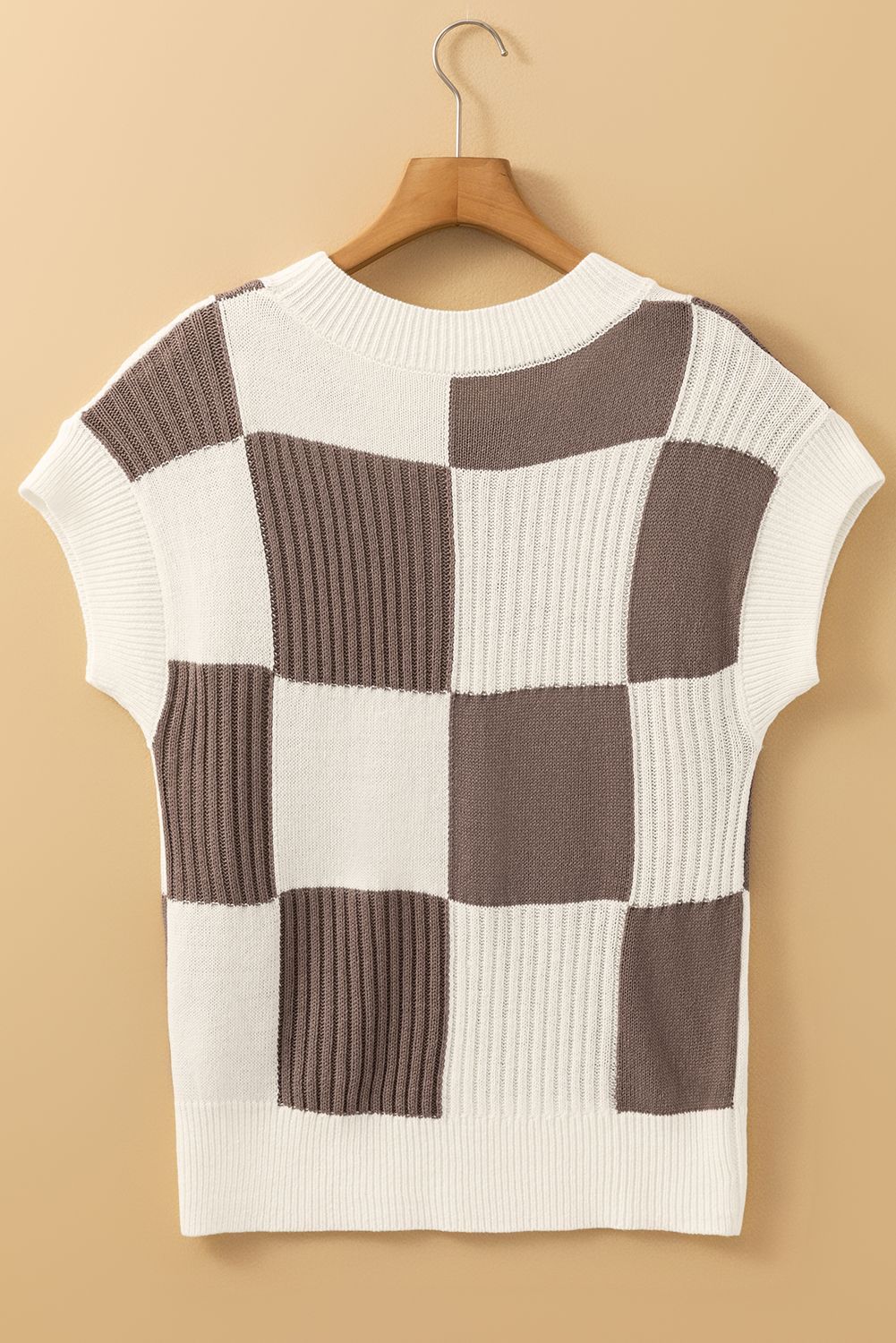 Chic Women's Khaki Checkered Color Block Crew Neck Short Sleeve Sweater - Detail View 9 Chic Women's Khaki Checkered Color Block Crew Neck Short Sleeve Sweater - Detail View 9