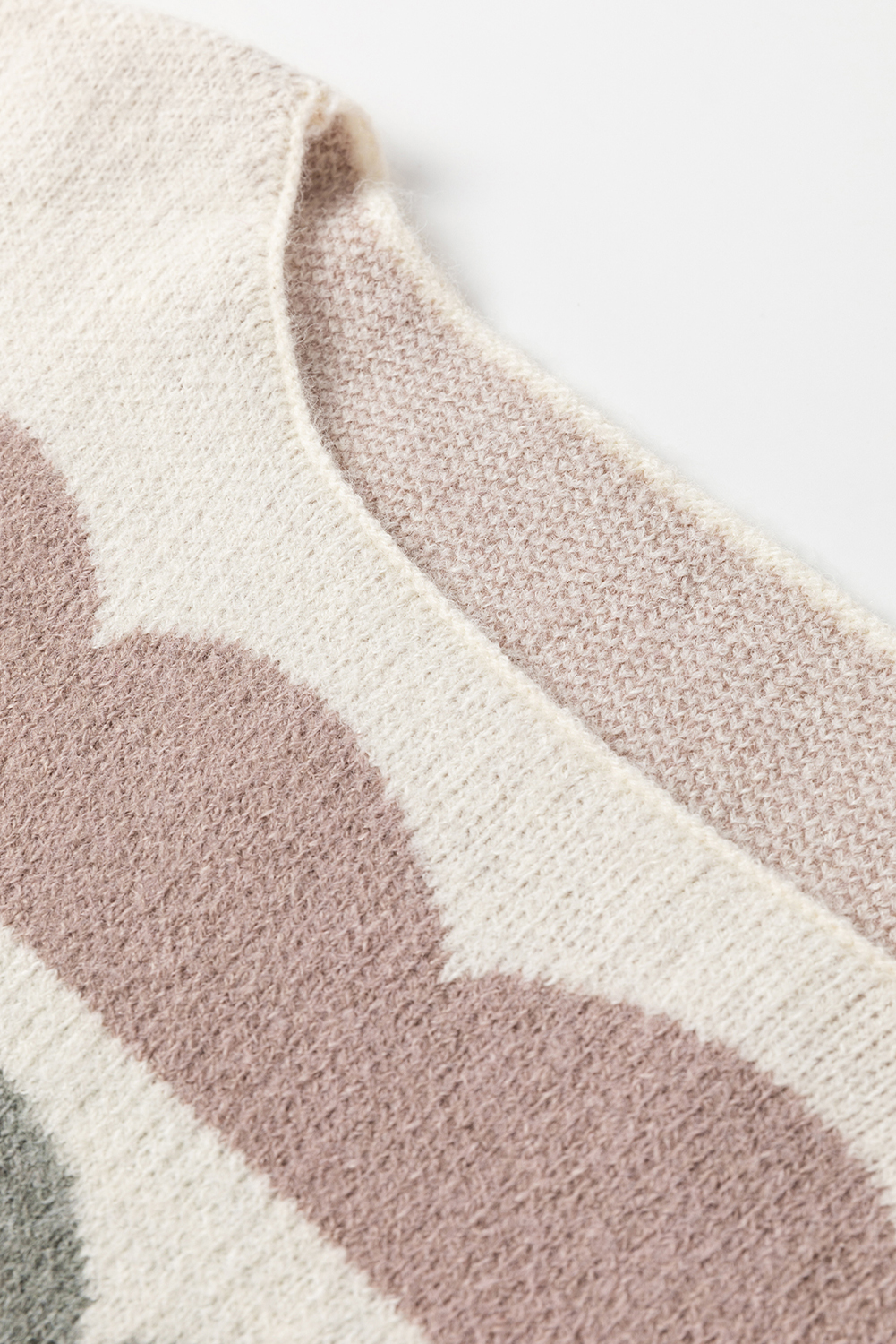 Chic Gray Wave Striped Balloon Sleeve Drop Shoulder Sweater for Women - Detail View 9 Chic Gray Wave Striped Balloon Sleeve Drop Shoulder Sweater for Women - Detail View 9