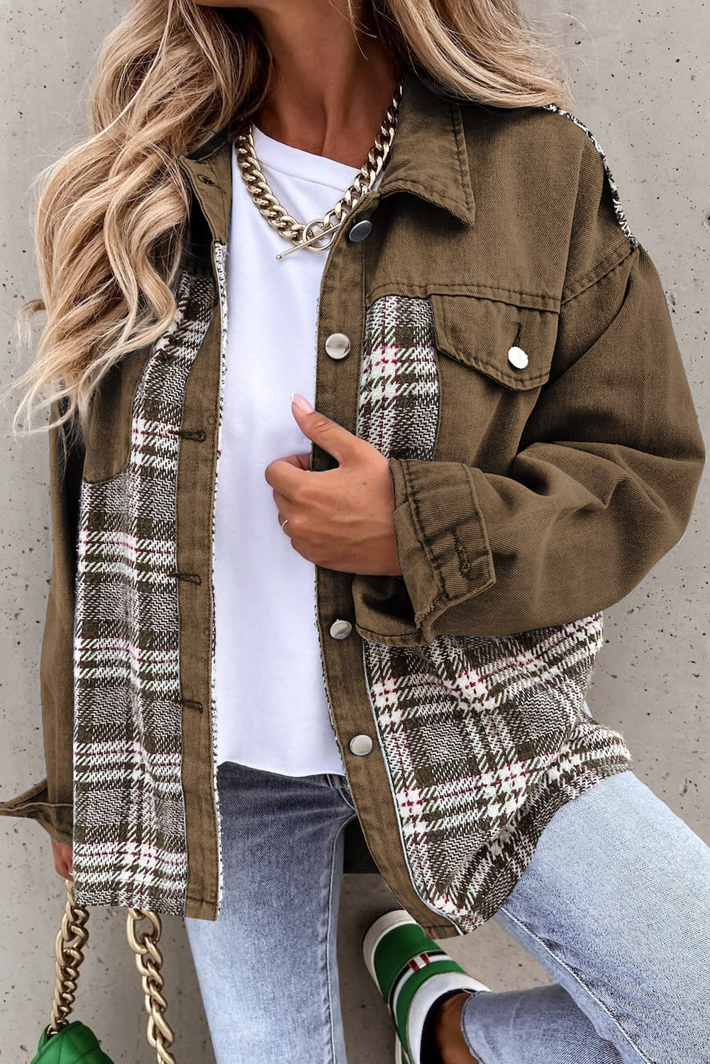 Stylish Plaid Patchwork Jacket, Casual Women's Denim Shacket - Detail View 2 Stylish Plaid Patchwork Jacket, Casual Women's Denim Shacket - Detail View 2