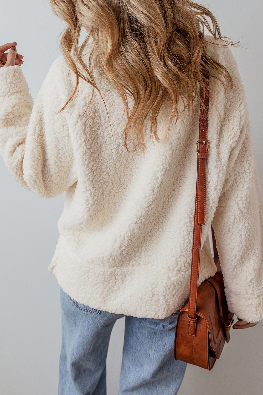 Cozy and Chic White Fleece High Neck Sweatshirt with Drop Shoulder Design - Detail View 2 Cozy and Chic White Fleece High Neck Sweatshirt with Drop Shoulder Design - Detail View 2