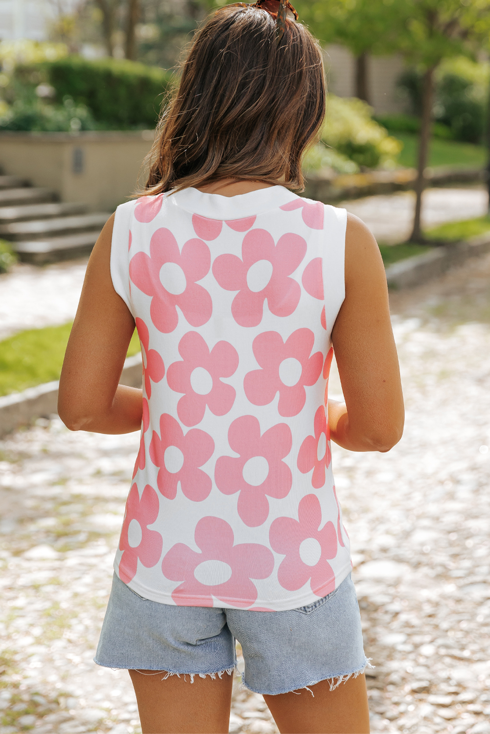 Pink Floral Knitted Tank Top, Casual V Neck Sleeveless Shirt - Detail View 2 Pink Floral Knitted Tank Top, Casual V Neck Sleeveless Shirt - Detail View 2