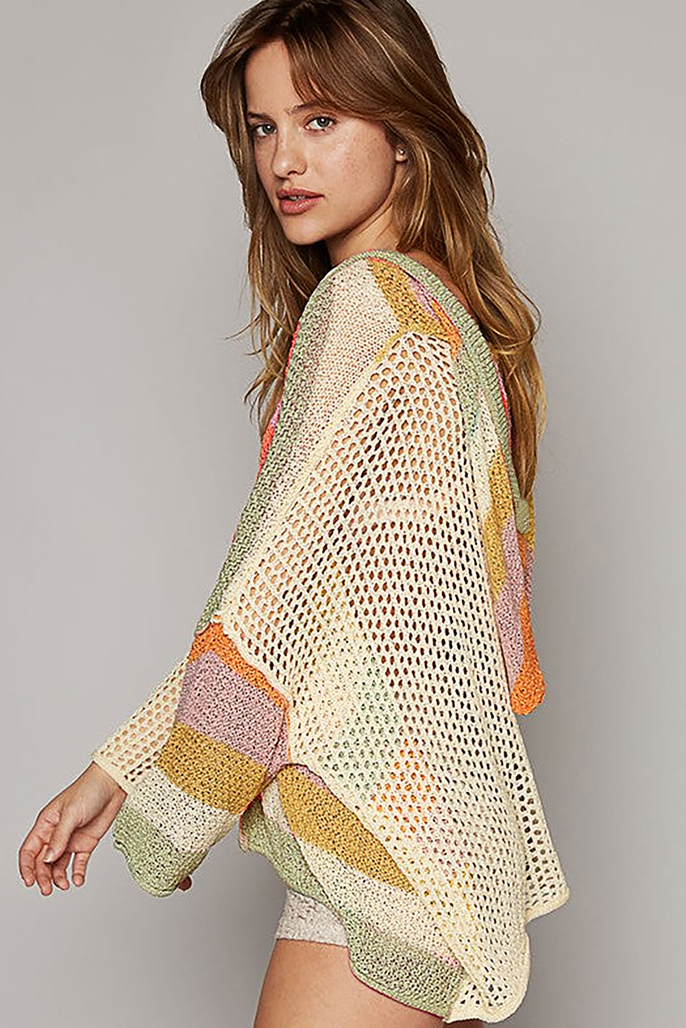 Relaxed Fit Casual Sweater - V-Neck and Hooded, Perfect for Various Occasions - Detail View 3 Relaxed Fit Casual Sweater - V-Neck and Hooded, Perfect for Various Occasions - Detail View 3